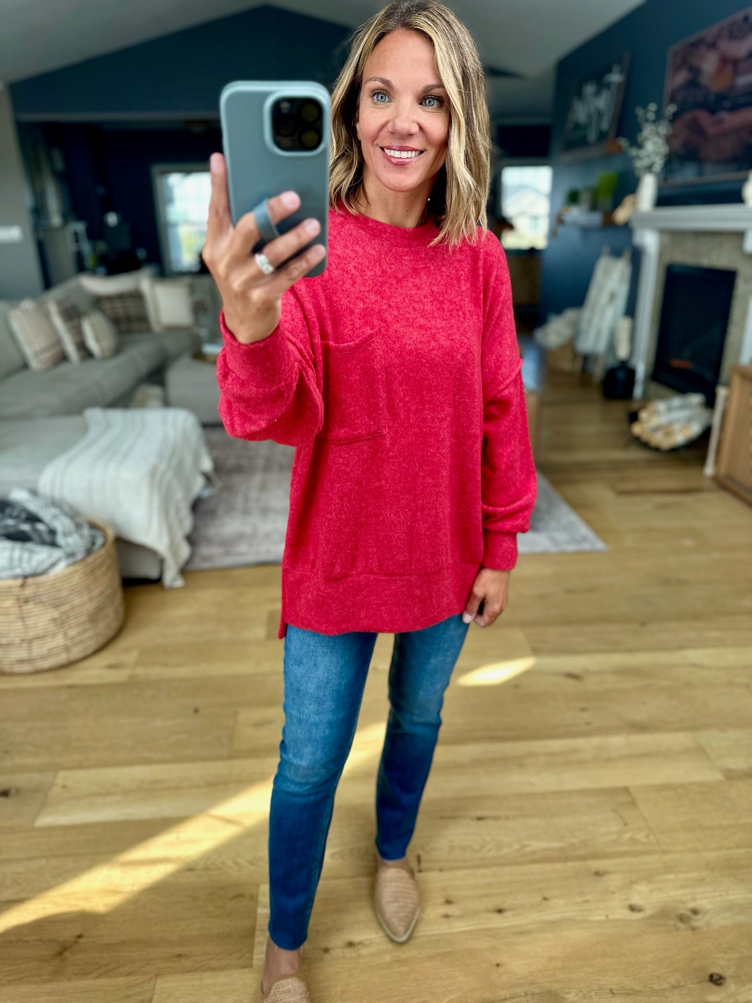 Home Stretch Hi-Low Pocket Top-Zenana-Anna Kaytes Boutique, Women's Fashion Boutique in Grinnell, Iowa