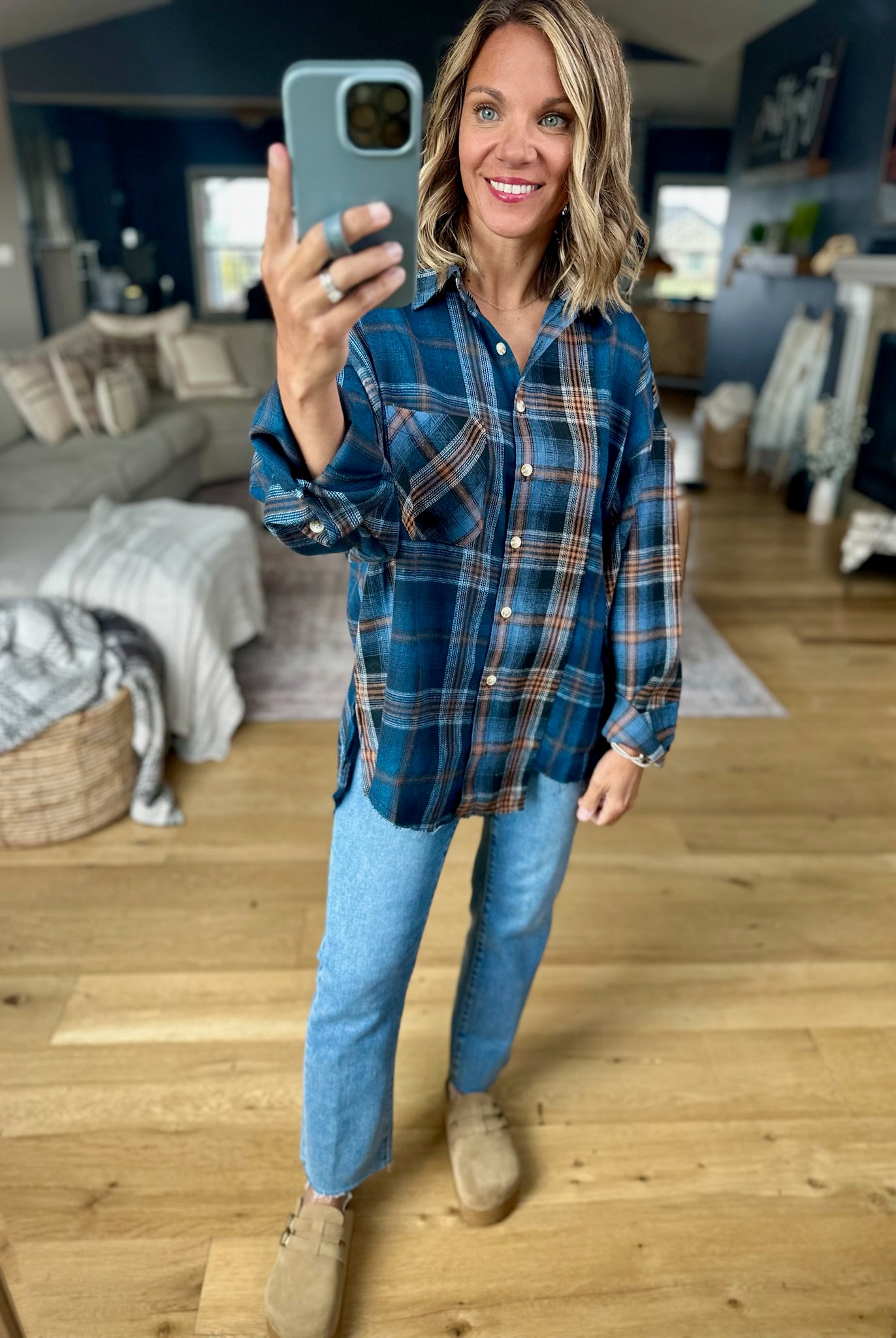 Casual Day Raw-Hem Boyfriend Flannel - NAVY-Aemi & Co-Anna Kaytes Boutique, Women's Fashion Boutique in Grinnell, Iowa