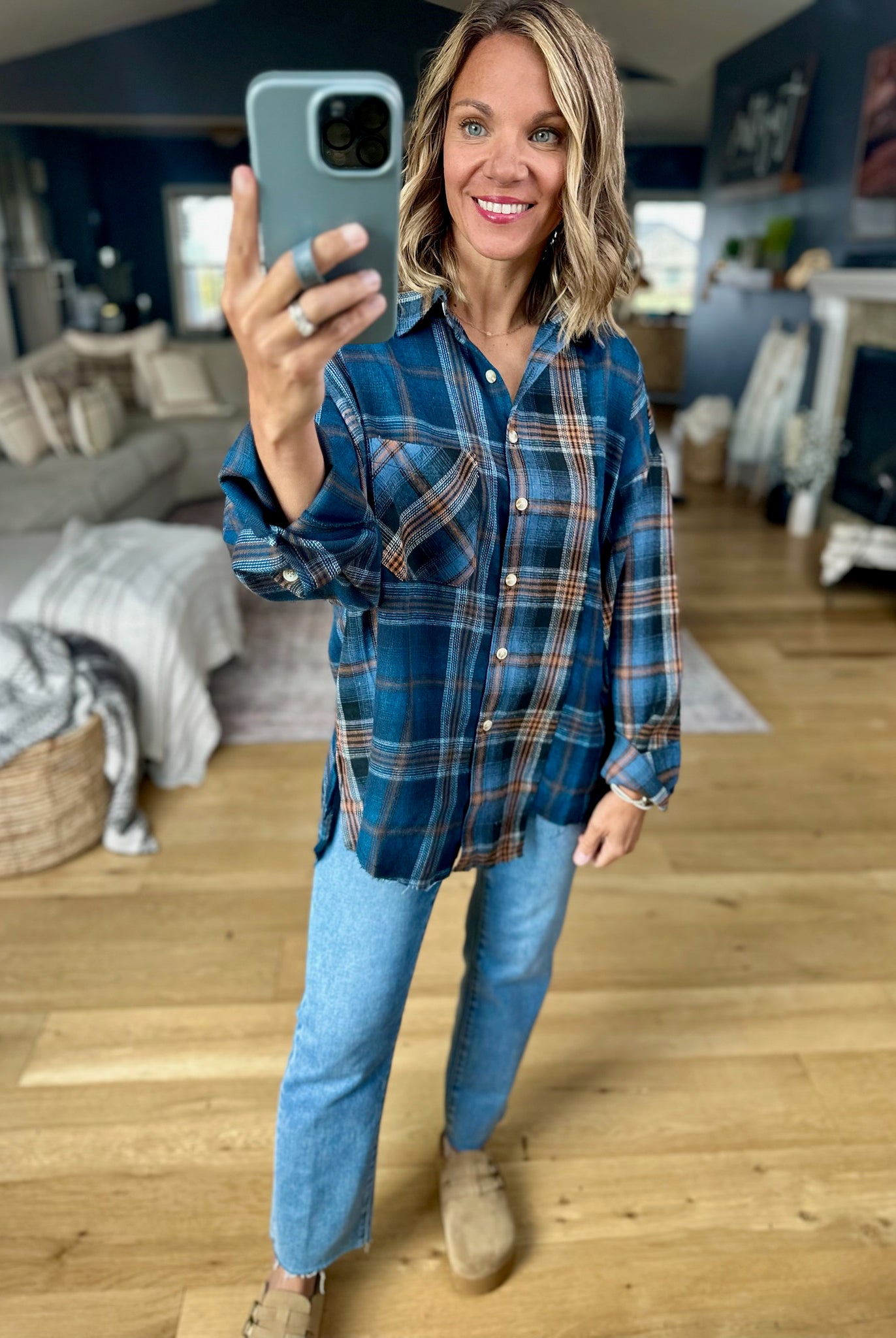 Casual Day Raw-Hem Boyfriend Flannel - NAVY-Aemi & Co-Anna Kaytes Boutique, Women's Fashion Boutique in Grinnell, Iowa