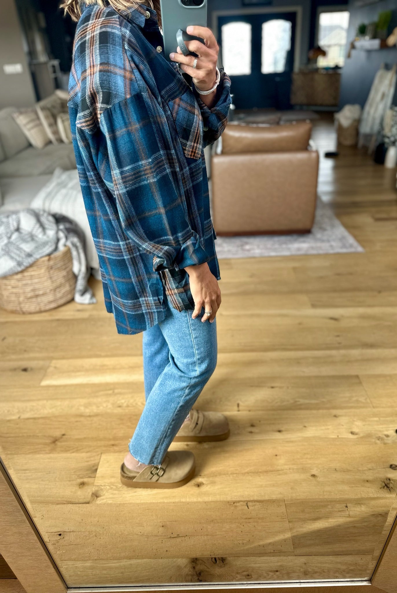 Casual Day Raw-Hem Boyfriend Flannel - NAVY-Aemi & Co-Anna Kaytes Boutique, Women's Fashion Boutique in Grinnell, Iowa