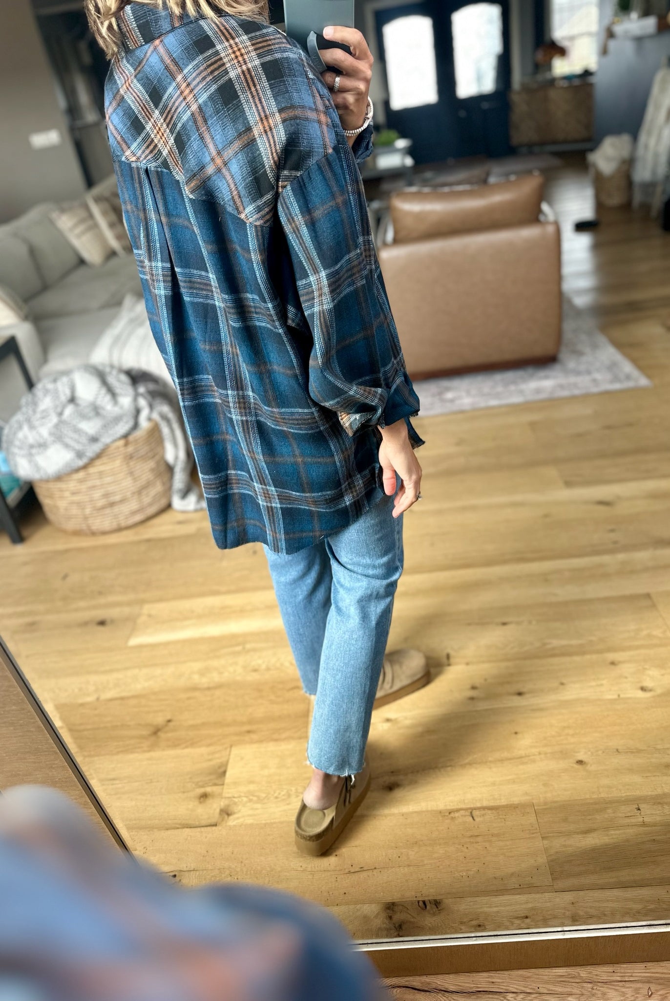 Casual Day Raw-Hem Boyfriend Flannel - NAVY-Aemi & Co-Anna Kaytes Boutique, Women's Fashion Boutique in Grinnell, Iowa