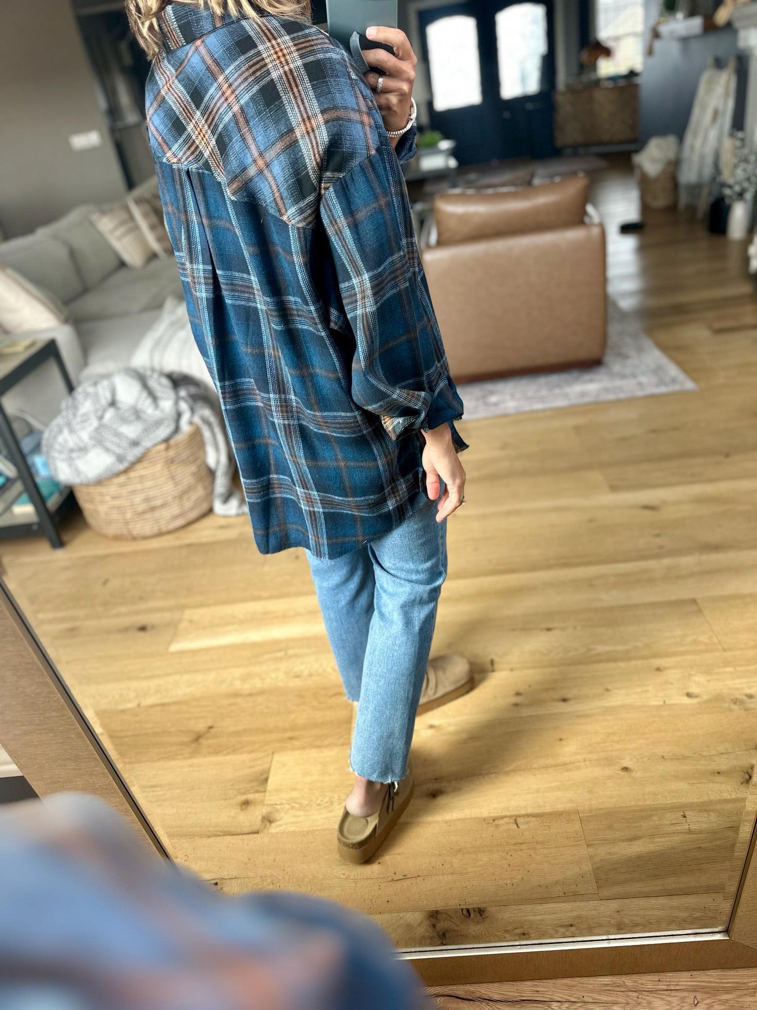 Casual Day Raw-Hem Boyfriend Flannel - NAVY-Aemi & Co-Anna Kaytes Boutique, Women's Fashion Boutique in Grinnell, Iowa