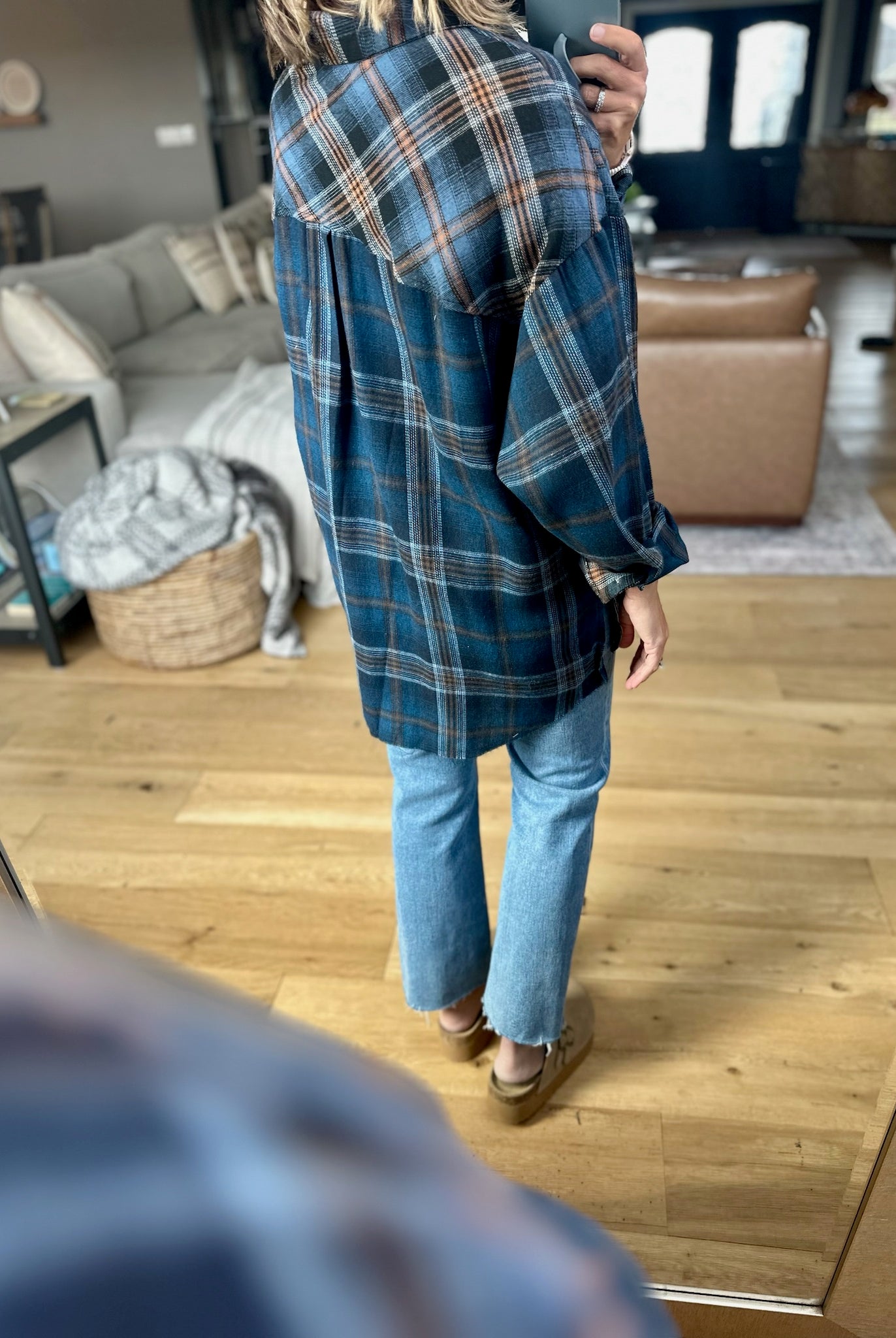 Casual Day Raw-Hem Boyfriend Flannel - NAVY-Aemi & Co-Anna Kaytes Boutique, Women's Fashion Boutique in Grinnell, Iowa