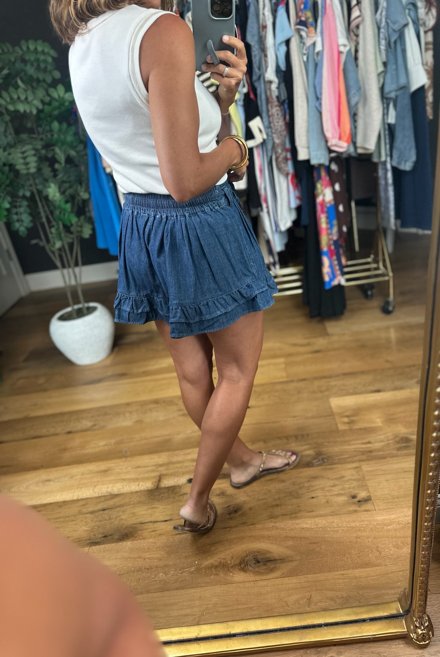 The Bristol Ruffle-Hem Shorts-Shorts-ee:some-Anna Kaytes Boutique, Women's Fashion Boutique in Grinnell, Iowa