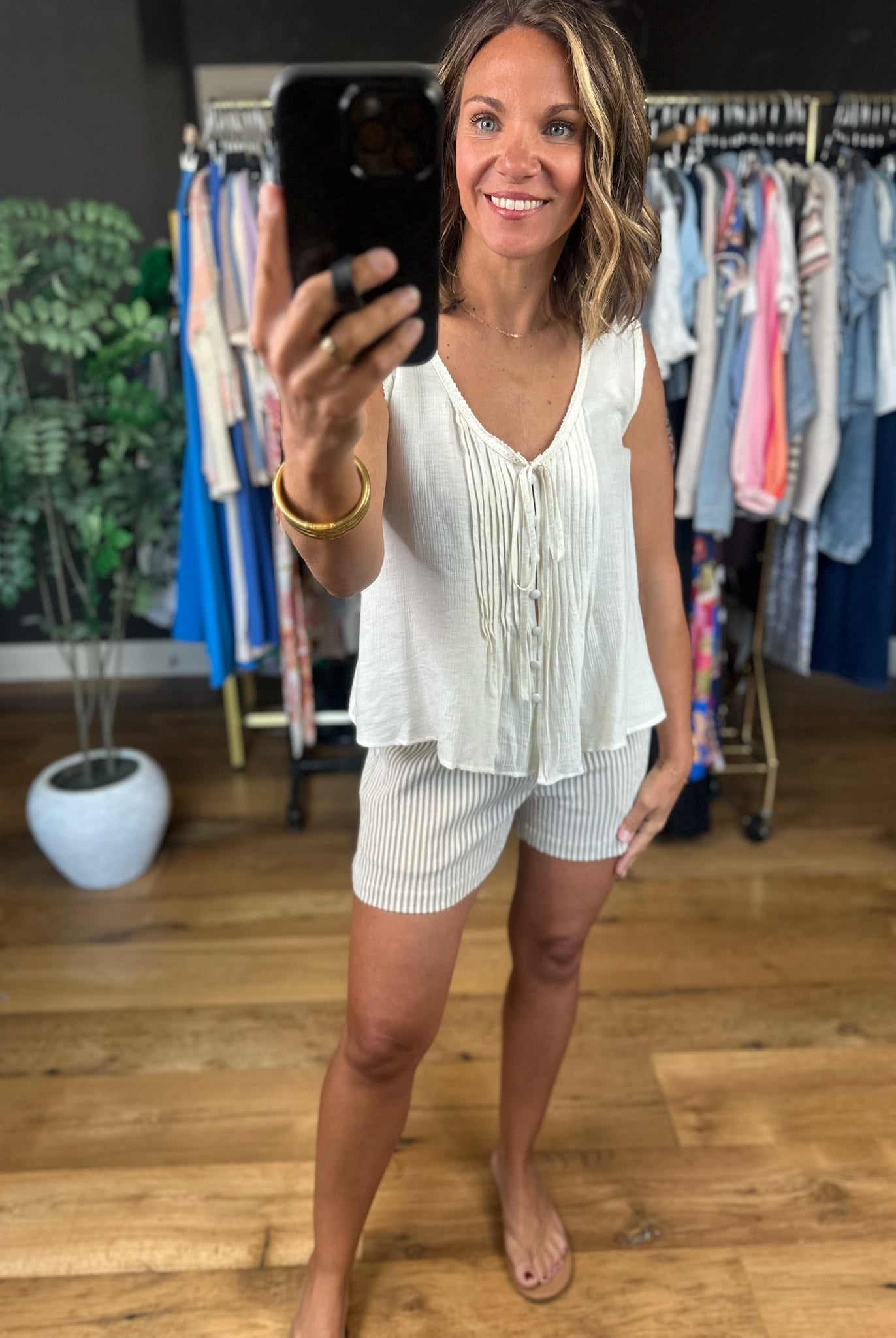 Sweet & Simple Linen Top-Sleeveless-Blu Pepper-Anna Kaytes Boutique, Women's Fashion Boutique in Grinnell, Iowa