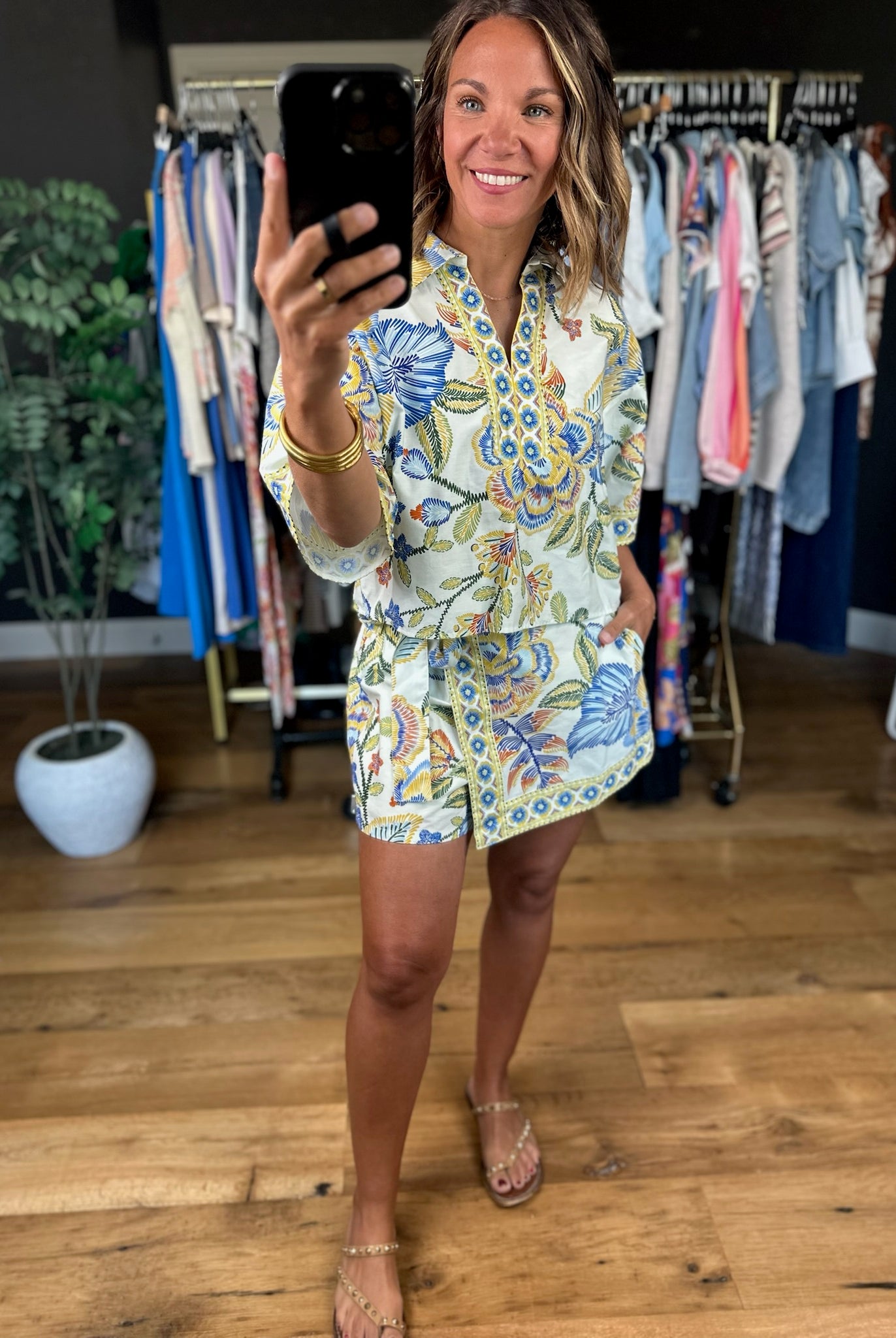 Sunshine Escape Top-Short Sleeves-Entro-Anna Kaytes Boutique, Women's Fashion Boutique in Grinnell, Iowa