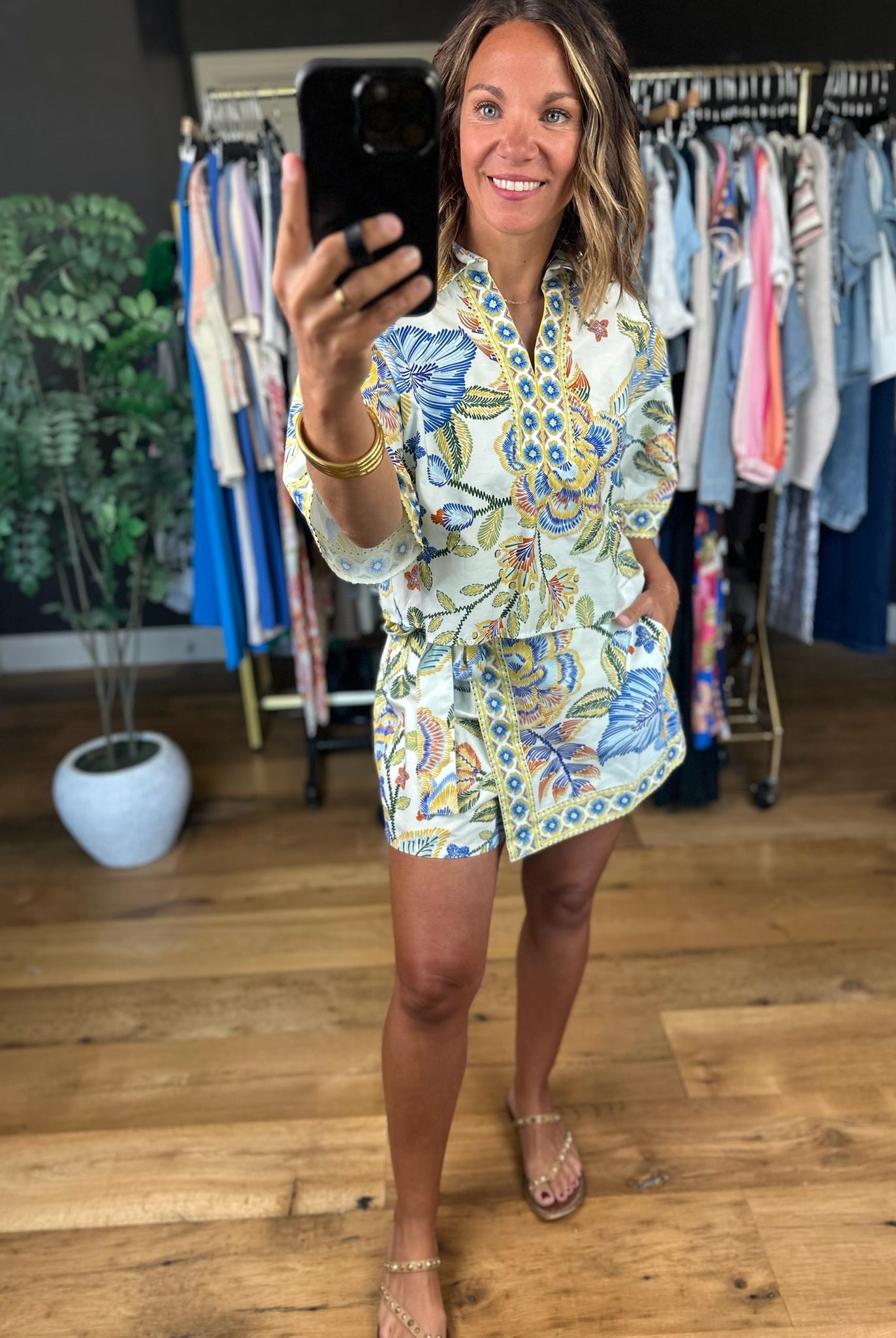Sunshine Escape Top-Short Sleeves-Entro-Anna Kaytes Boutique, Women's Fashion Boutique in Grinnell, Iowa