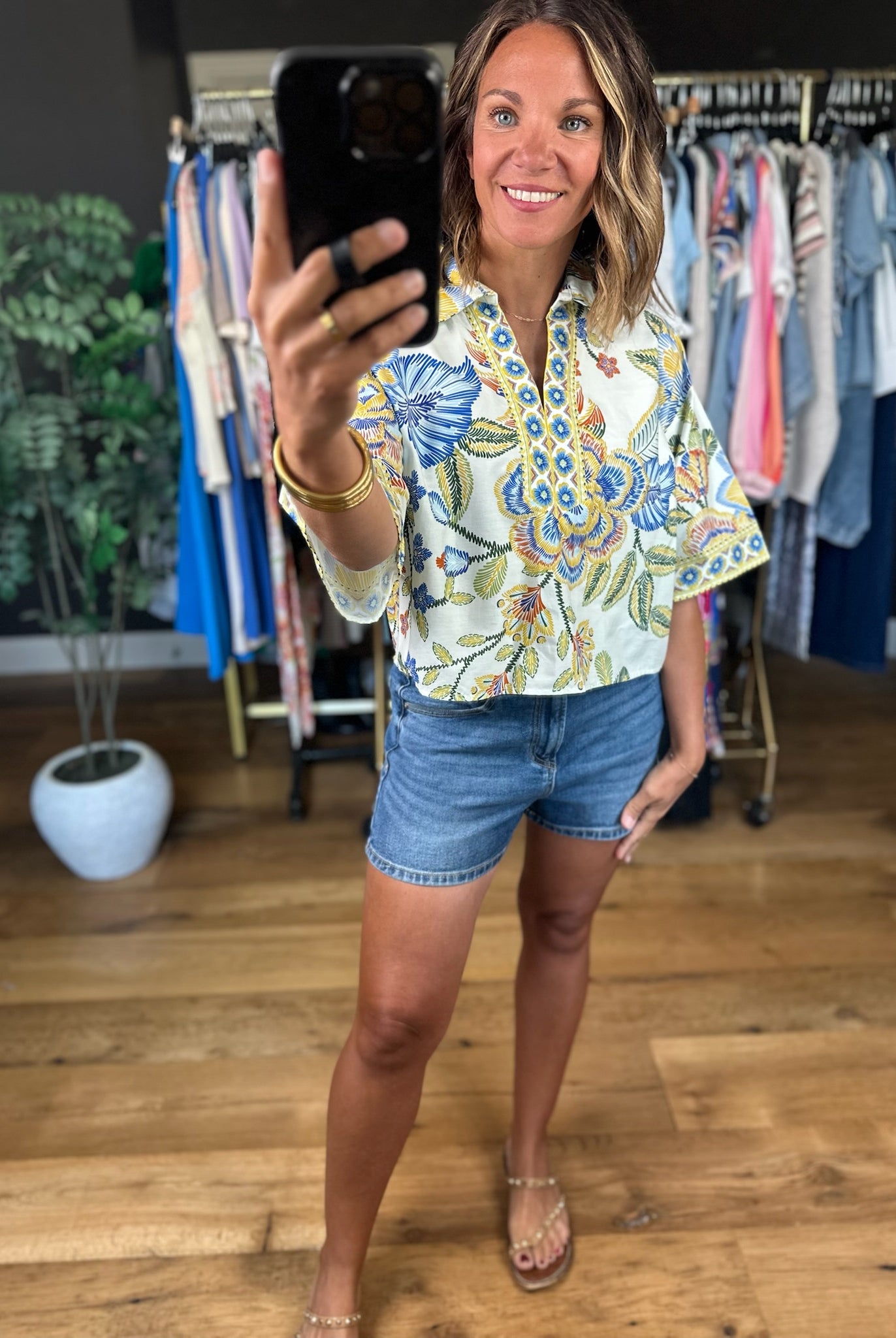 Sunshine Escape Top-Short Sleeves-Entro-Anna Kaytes Boutique, Women's Fashion Boutique in Grinnell, Iowa
