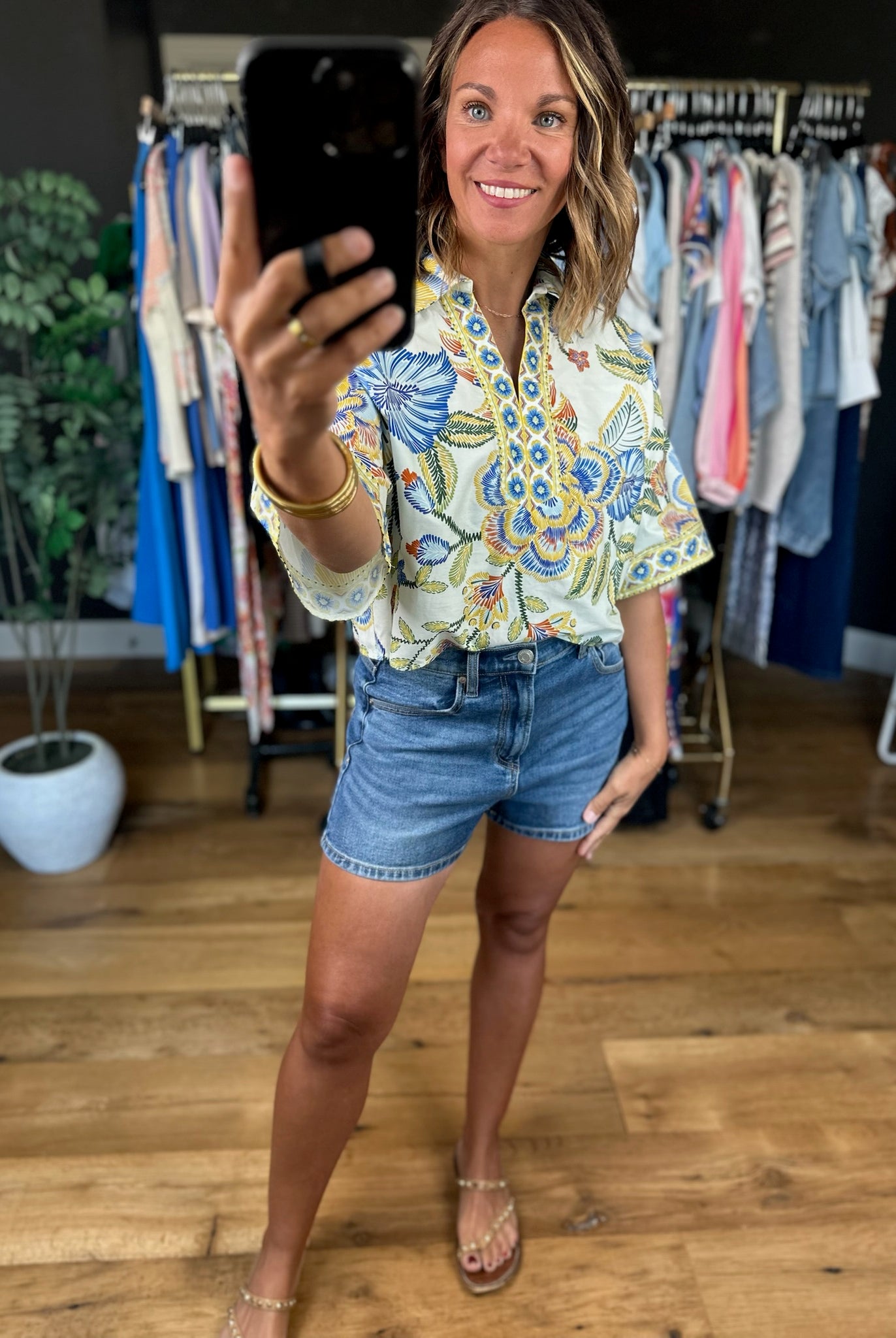 Sunshine Escape Top-Short Sleeves-Entro-Anna Kaytes Boutique, Women's Fashion Boutique in Grinnell, Iowa