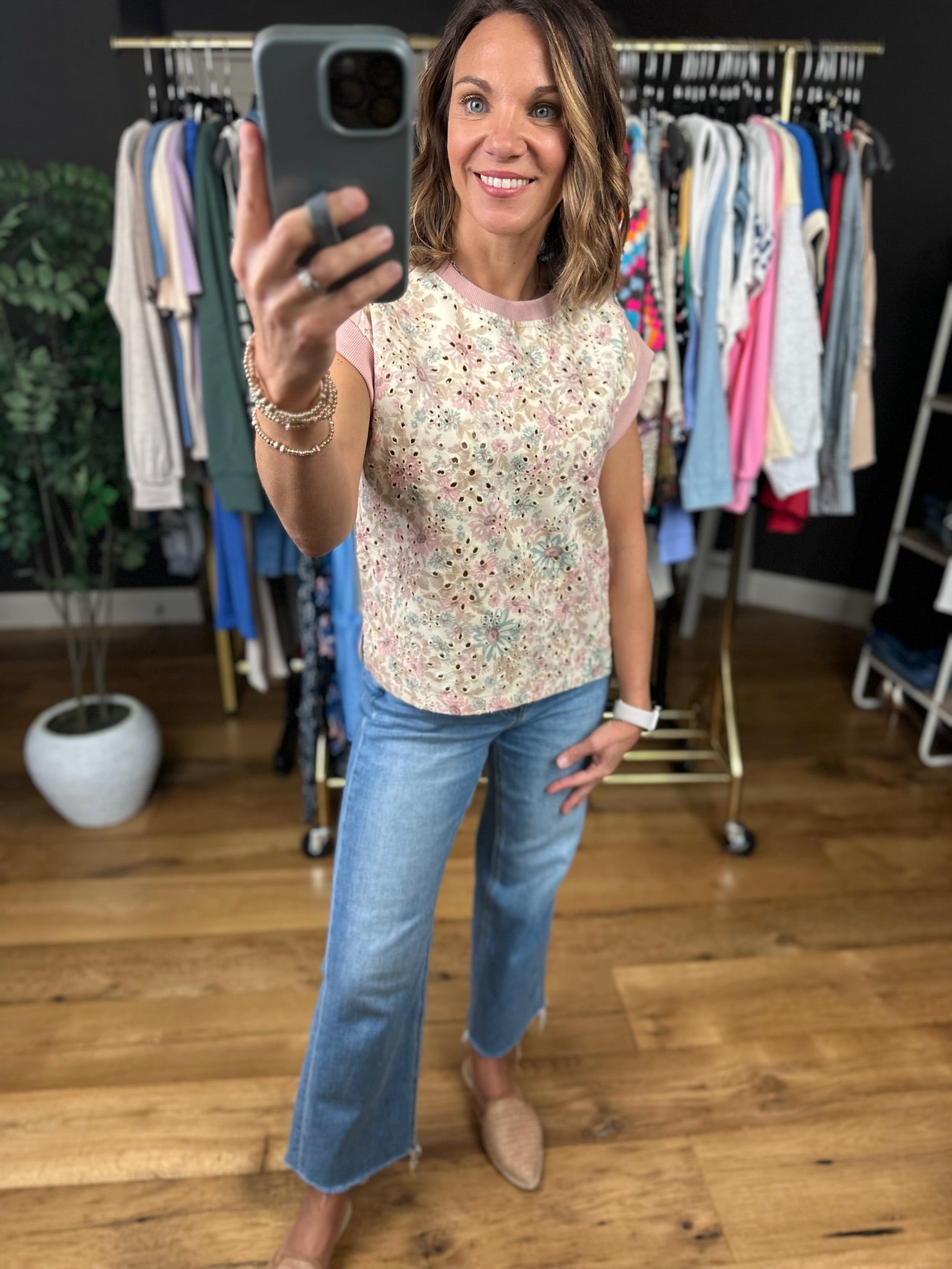 Fresh Picks Floral Top-Short Sleeves-Doe & Rae-Anna Kaytes Boutique, Women's Fashion Boutique in Grinnell, Iowa