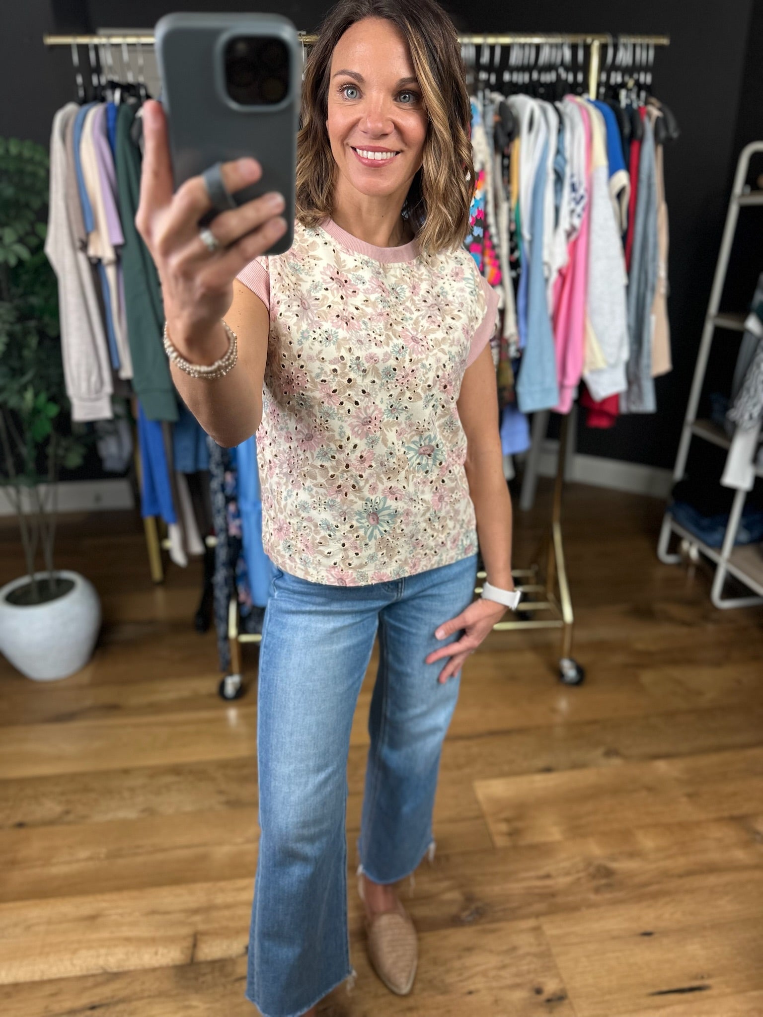 Fresh Picks Floral Top-Short Sleeves-Doe & Rae-Anna Kaytes Boutique, Women's Fashion Boutique in Grinnell, Iowa
