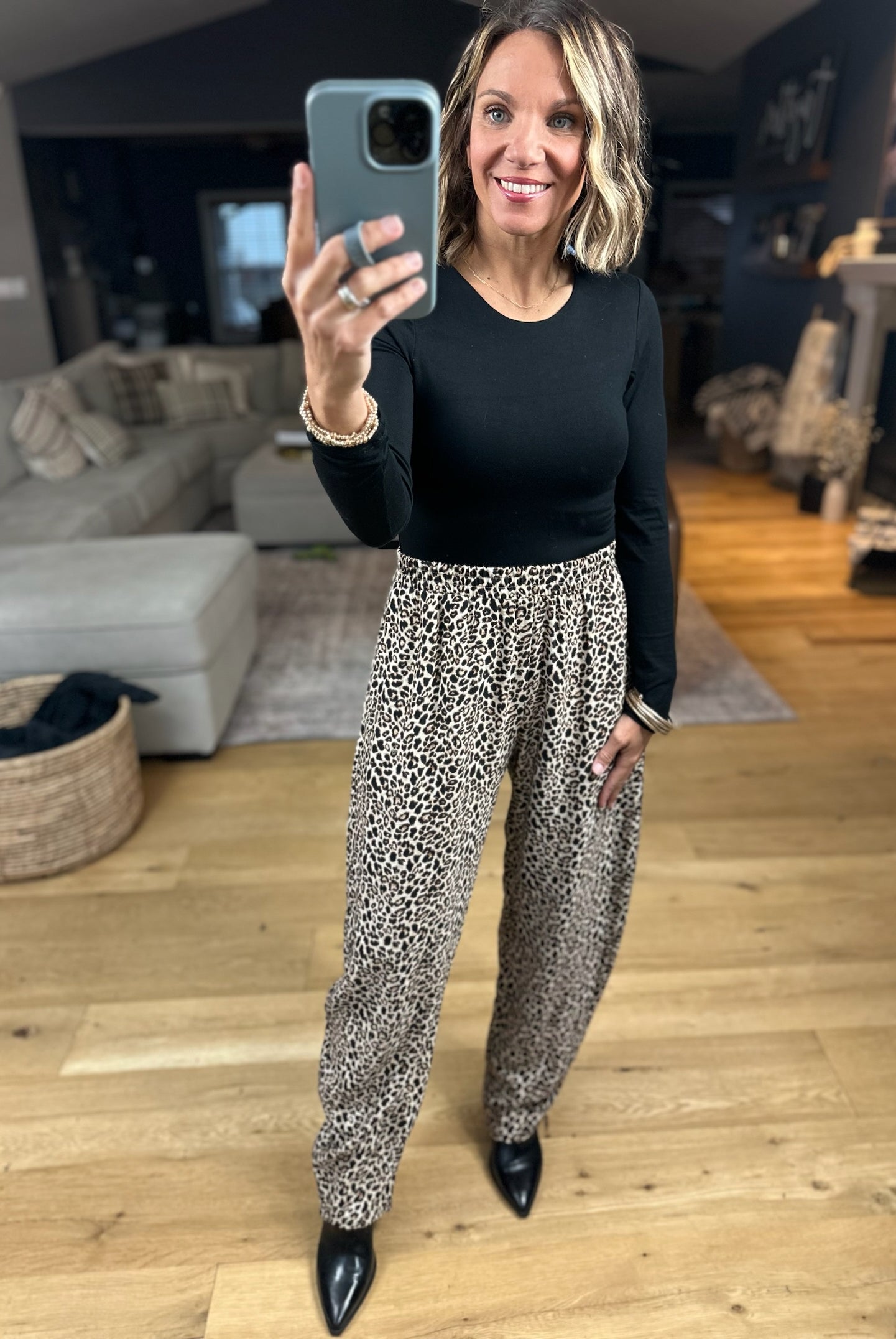 The Landyn Barrel Pant-Pants-Les Amis-Anna Kaytes Boutique, Women's Fashion Boutique in Grinnell, Iowa