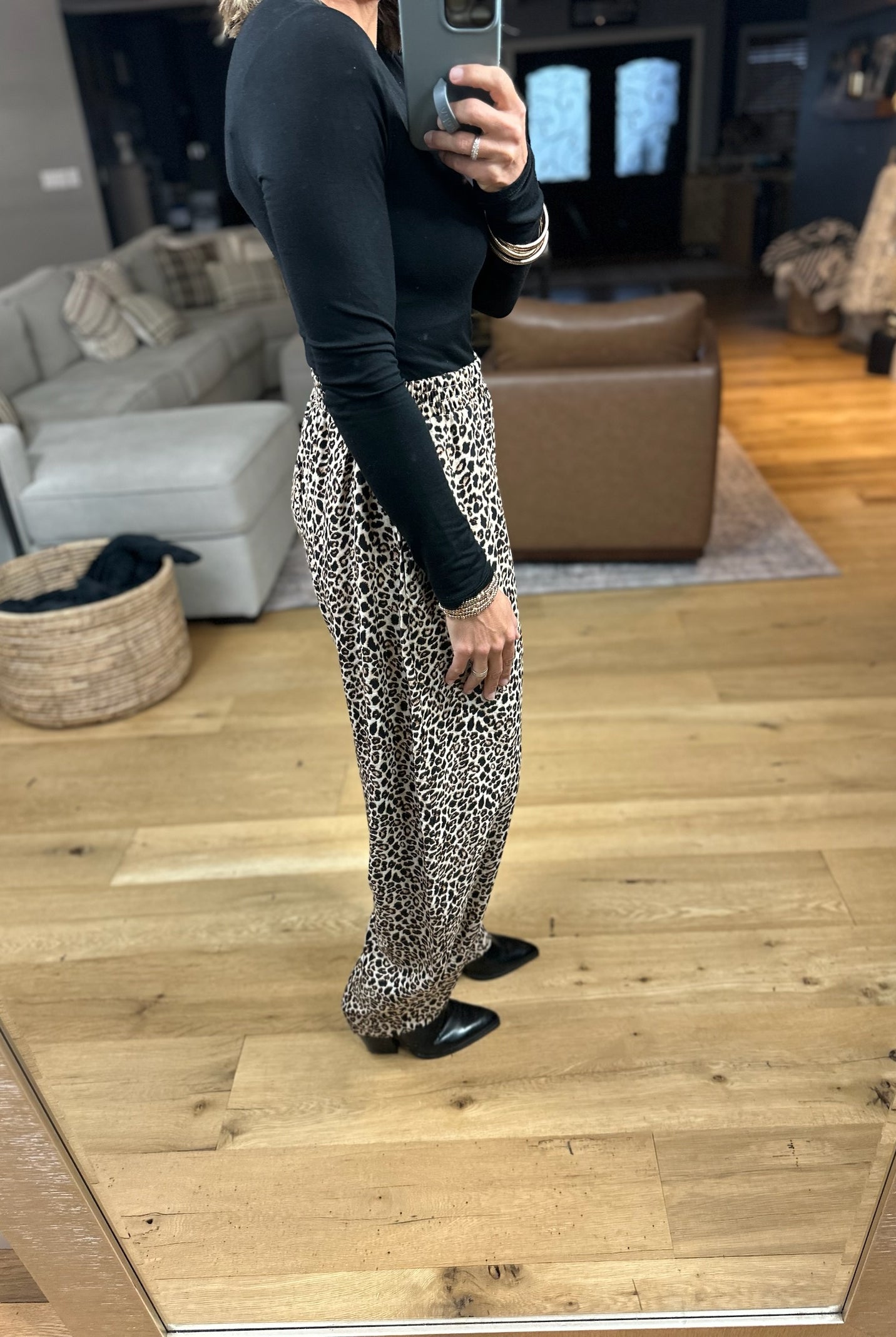 The Landyn Barrel Pant-Pants-Les Amis-Anna Kaytes Boutique, Women's Fashion Boutique in Grinnell, Iowa