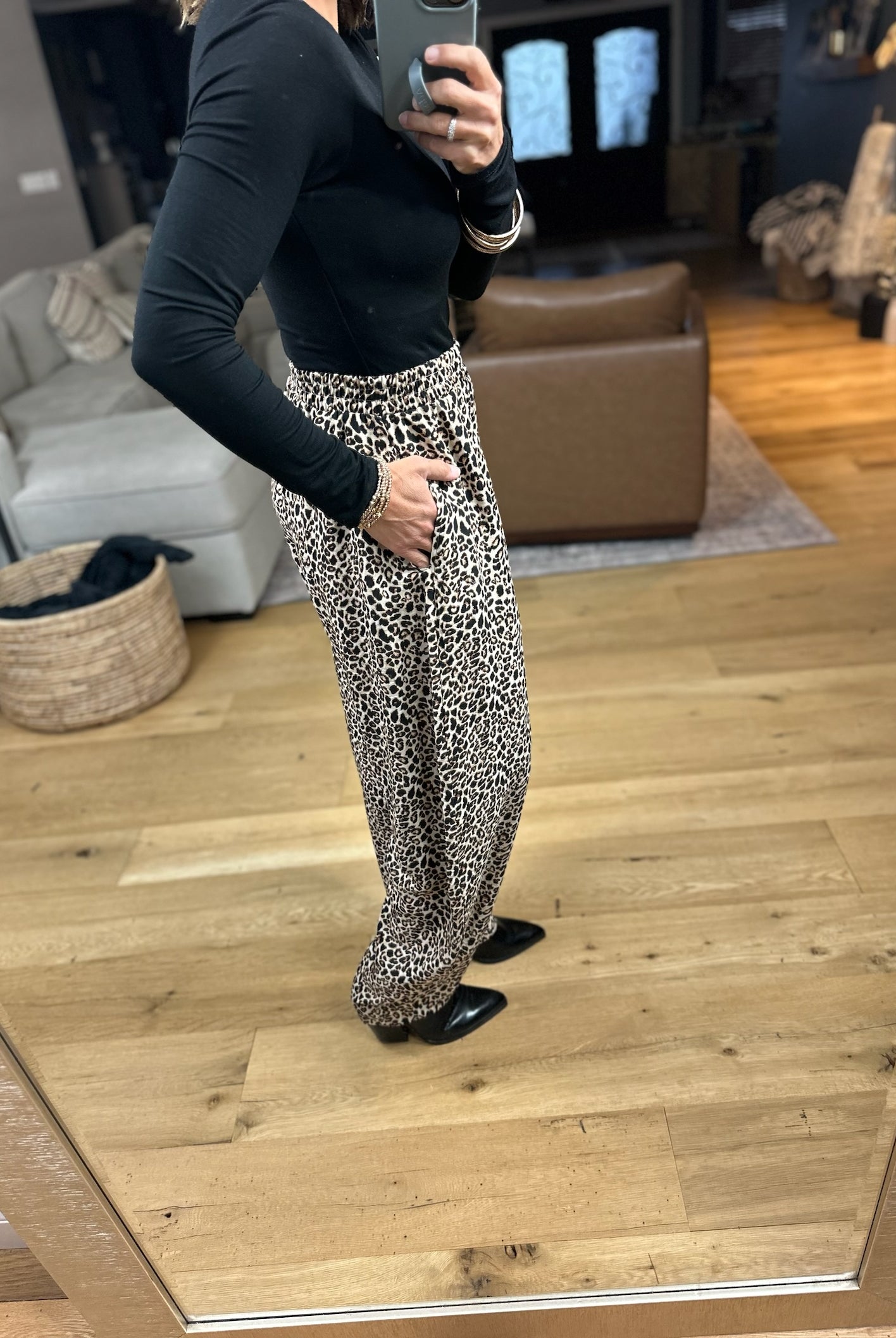 The Landyn Barrel Pant-Pants-Les Amis-Anna Kaytes Boutique, Women's Fashion Boutique in Grinnell, Iowa