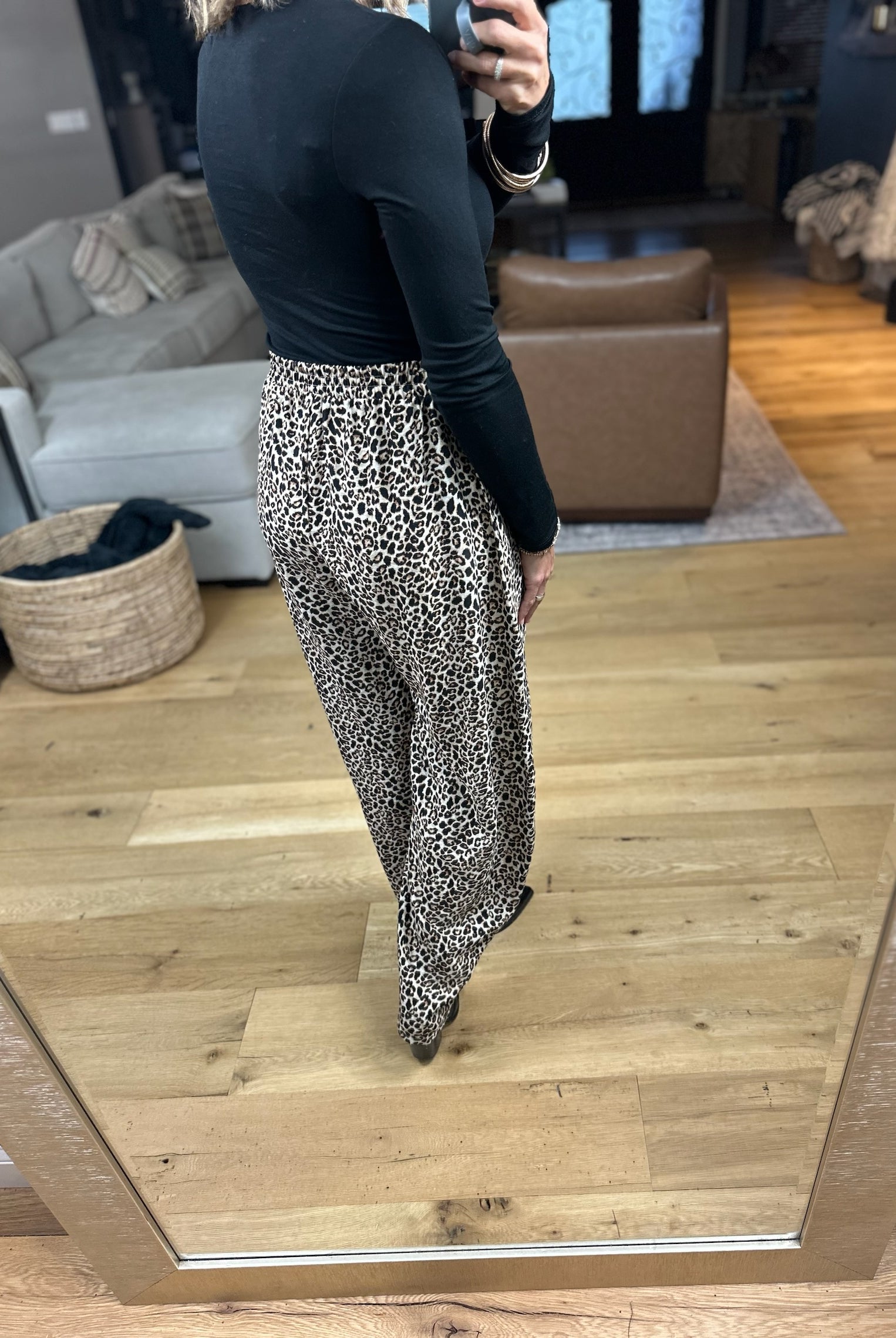 The Landyn Barrel Pant-Pants-Les Amis-Anna Kaytes Boutique, Women's Fashion Boutique in Grinnell, Iowa