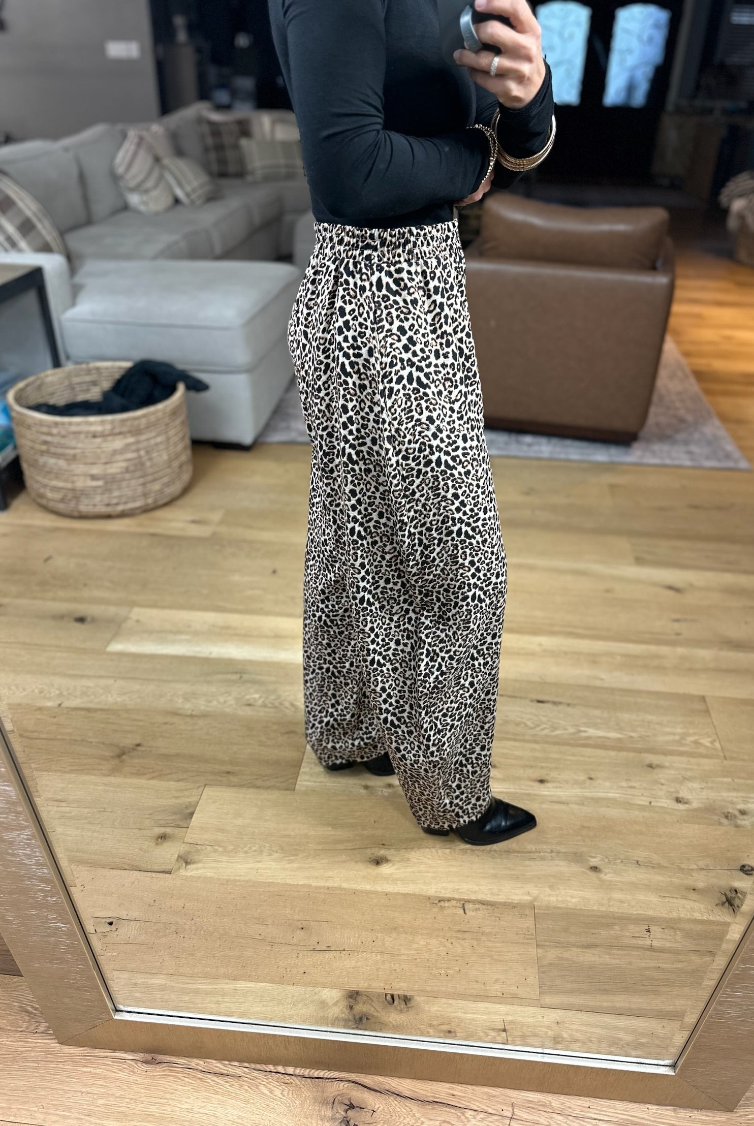 The Landyn Barrel Pant-Pants-Les Amis-Anna Kaytes Boutique, Women's Fashion Boutique in Grinnell, Iowa