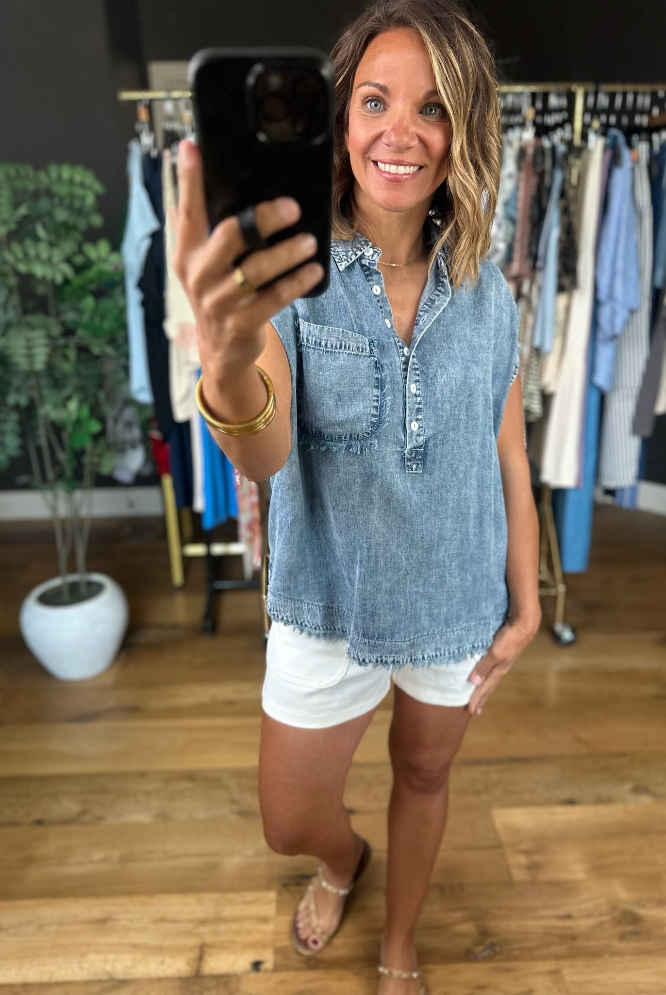Real Me Frayed Hem Top-Short Sleeves-Doe & Rae-Anna Kaytes Boutique, Women's Fashion Boutique in Grinnell, Iowa