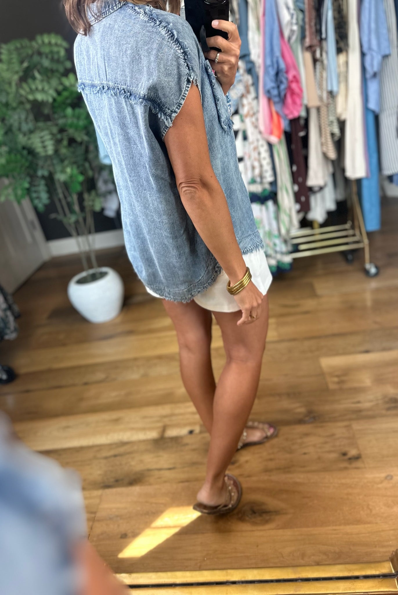 Real Me Frayed Hem Top-Short Sleeves-Doe & Rae-Anna Kaytes Boutique, Women's Fashion Boutique in Grinnell, Iowa