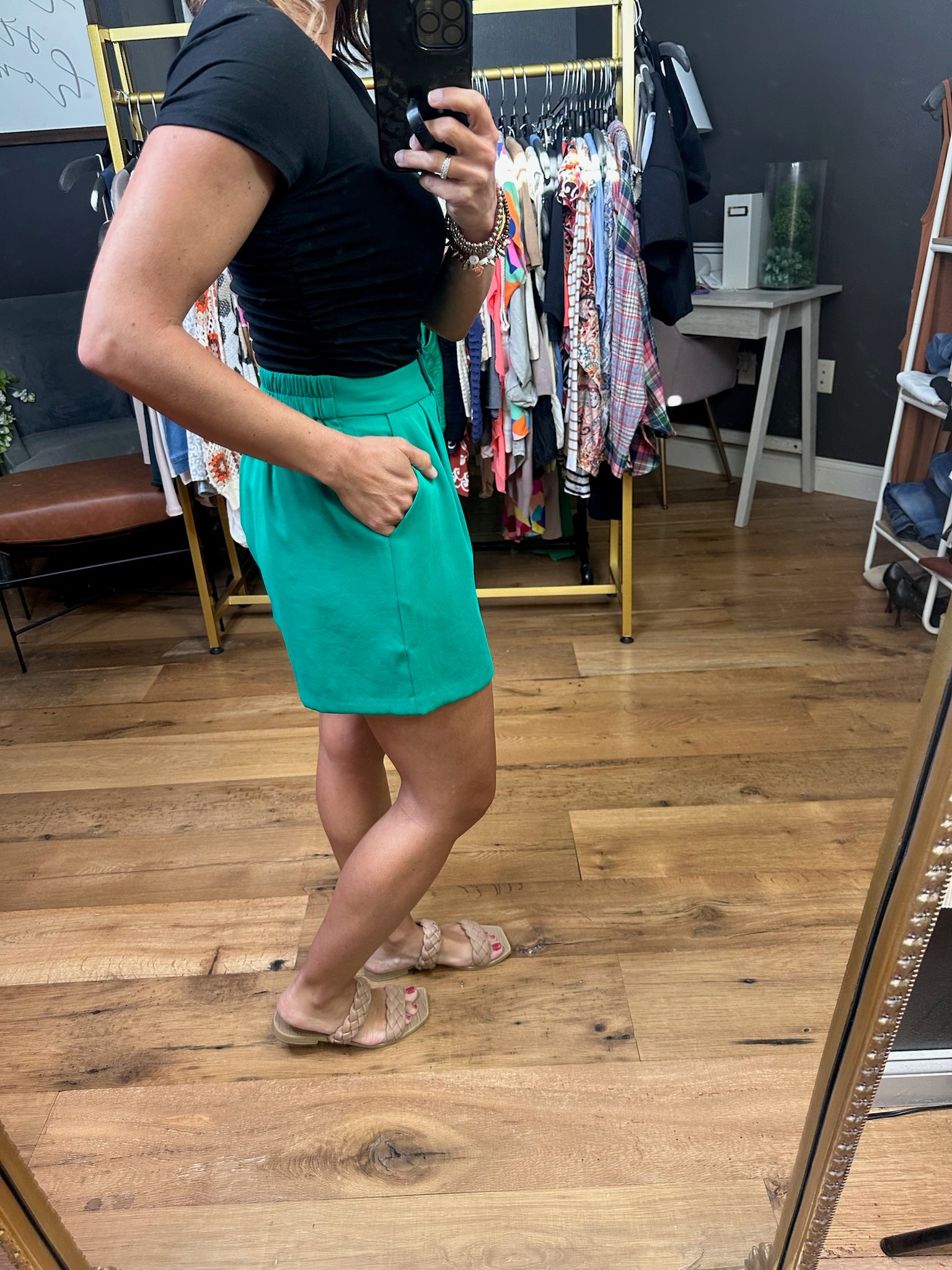 Live Out Loud Shorts - Kelly Green-Shorts-Skies Are Blue-Anna Kaytes Boutique, Women's Fashion Boutique in Grinnell, Iowa