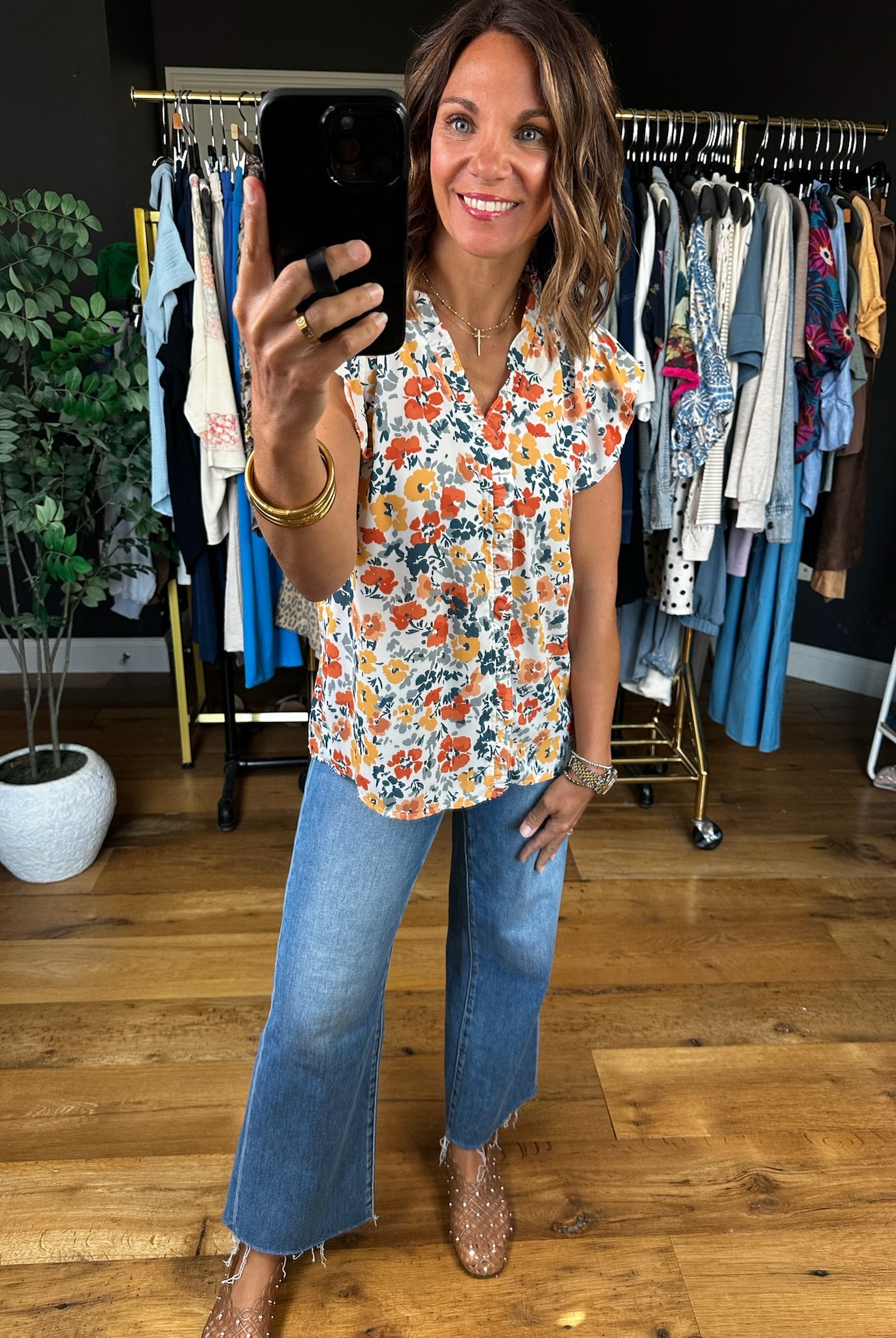 Worth It All Floral Top-Short Sleeves-voy-Anna Kaytes Boutique, Women's Fashion Boutique in Grinnell, Iowa