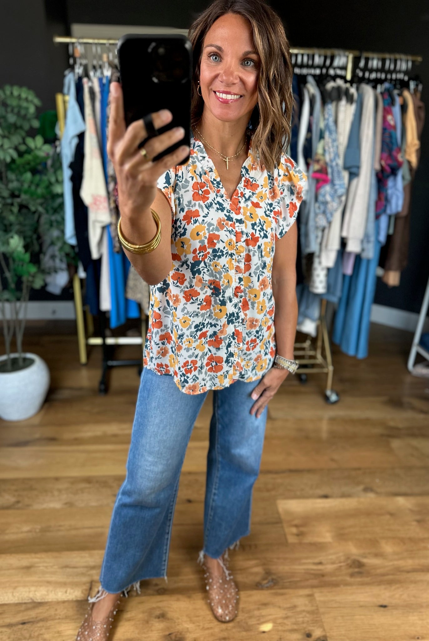 Worth It All Floral Top-Short Sleeves-voy-Anna Kaytes Boutique, Women's Fashion Boutique in Grinnell, Iowa