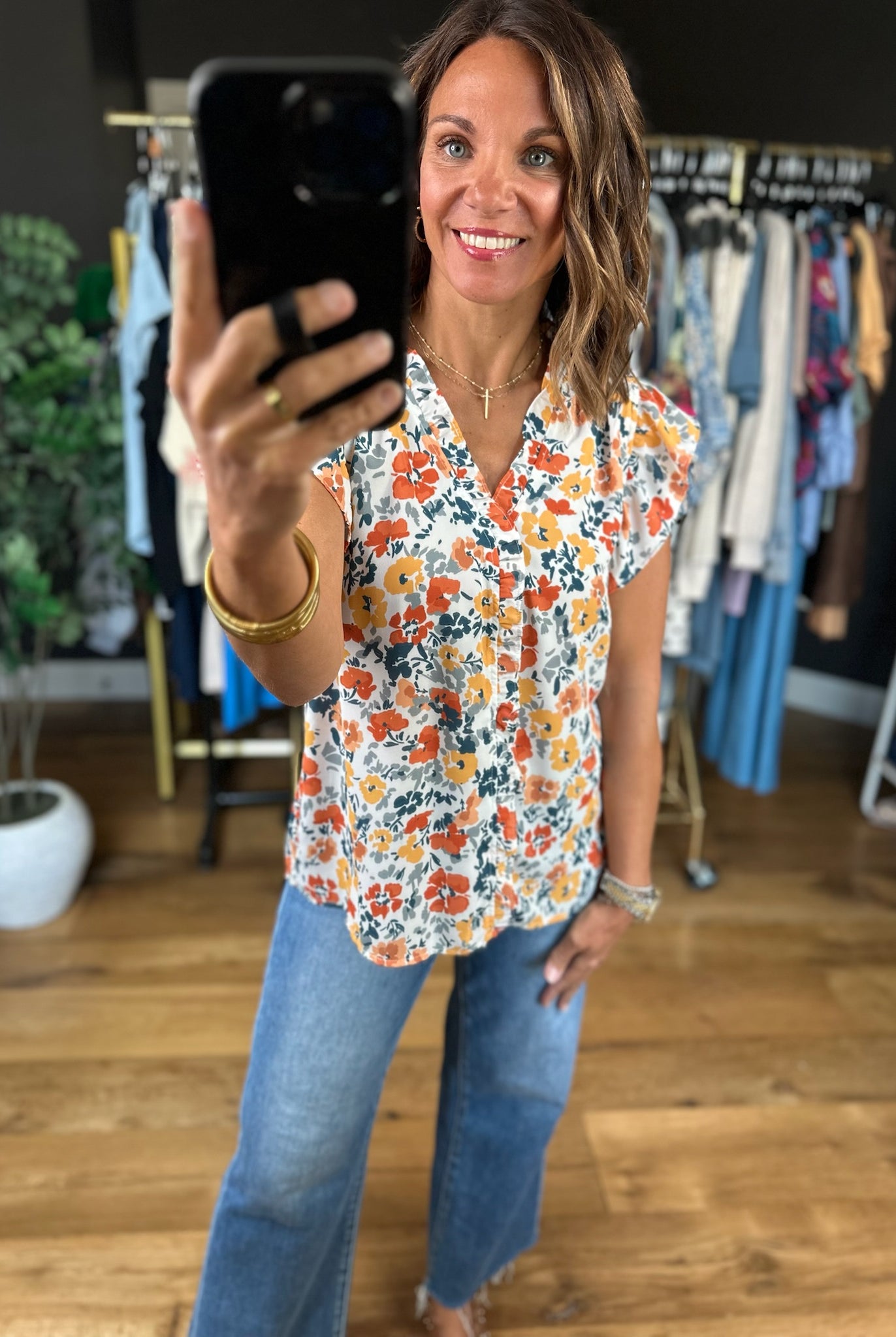 Worth It All Floral Top-Short Sleeves-voy-Anna Kaytes Boutique, Women's Fashion Boutique in Grinnell, Iowa