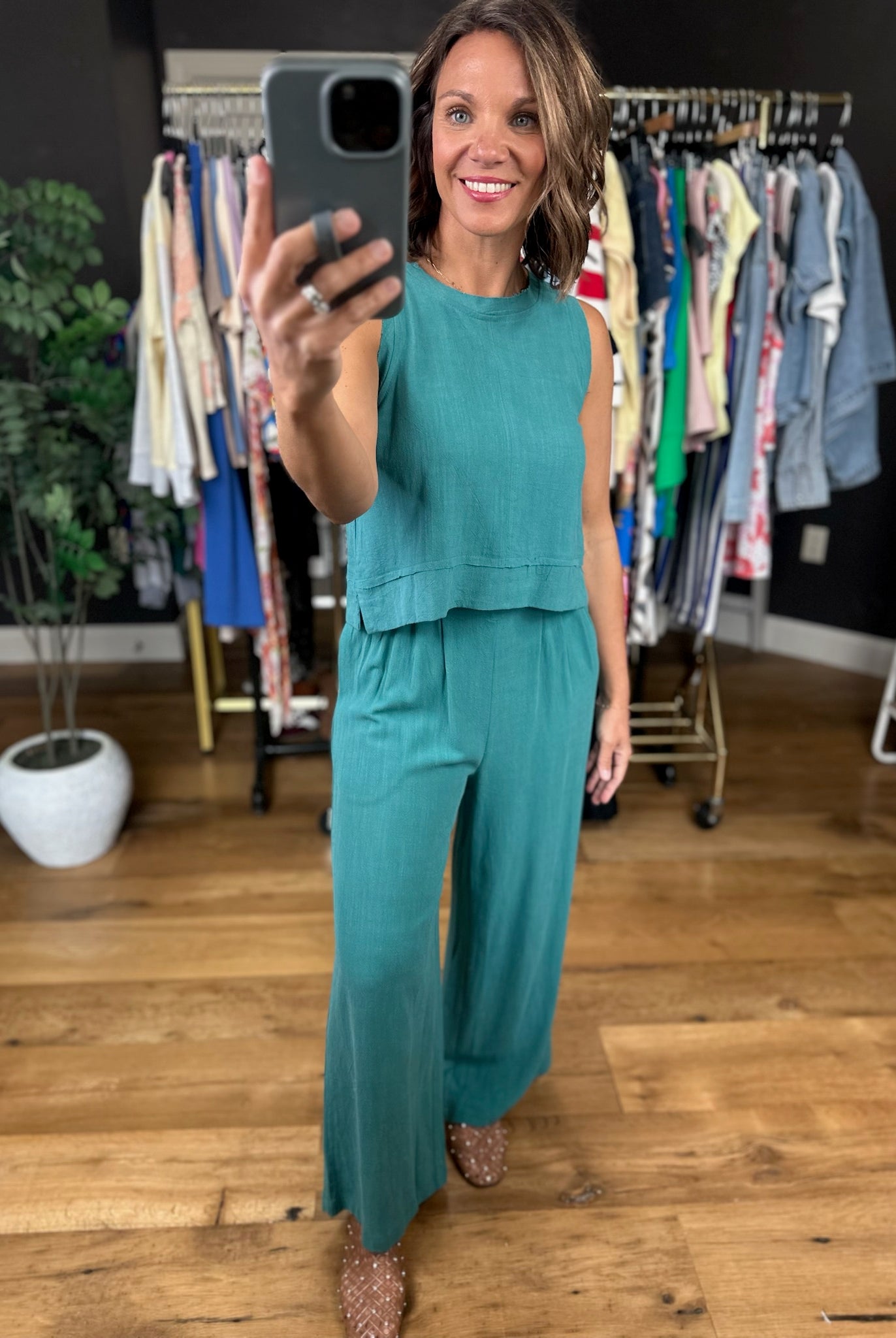 What I See 2-Piece Linen Set-Sleeveless-Very J-Anna Kaytes Boutique, Women's Fashion Boutique in Grinnell, Iowa