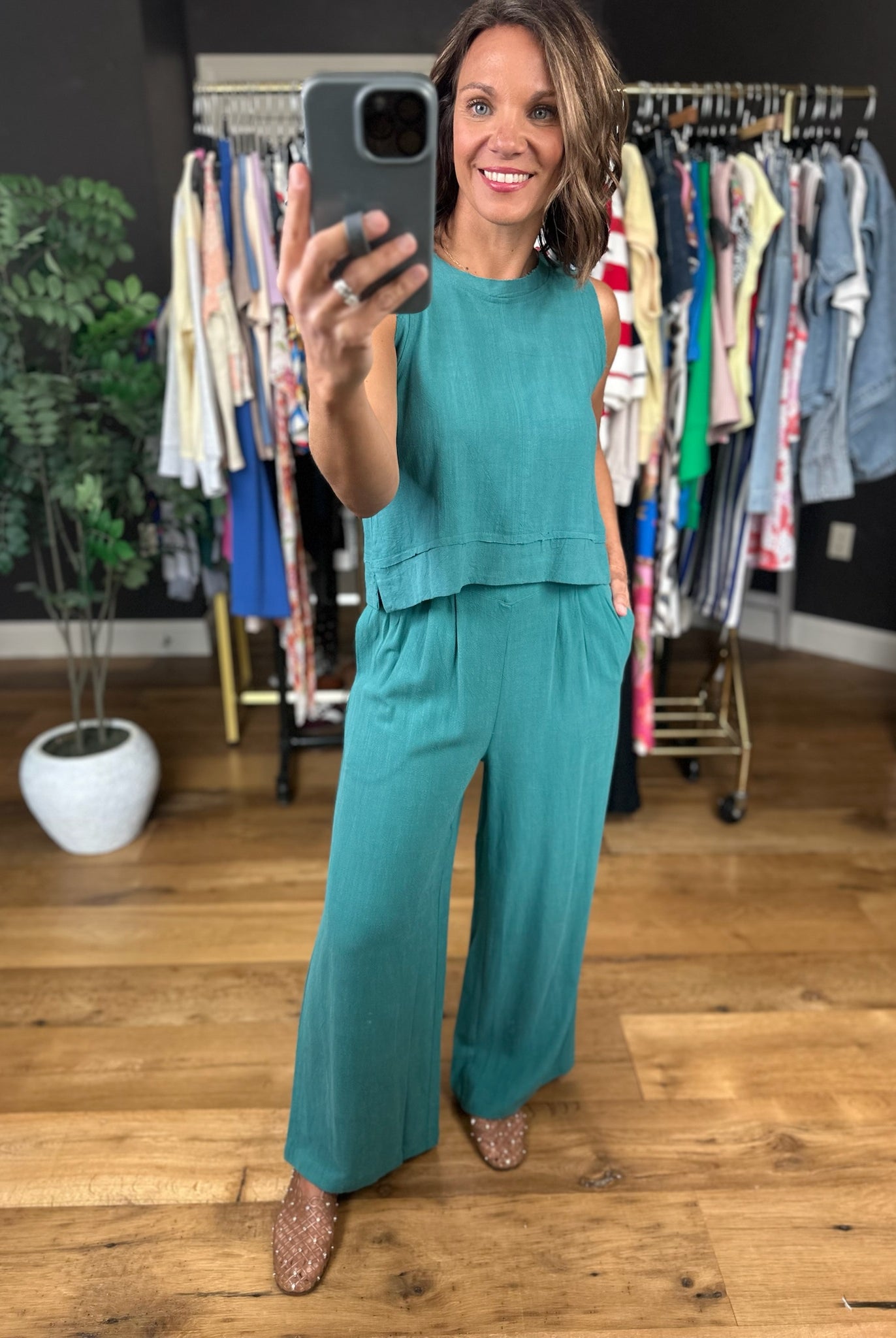 What I See 2-Piece Linen Set-Sleeveless-Very J-Anna Kaytes Boutique, Women's Fashion Boutique in Grinnell, Iowa