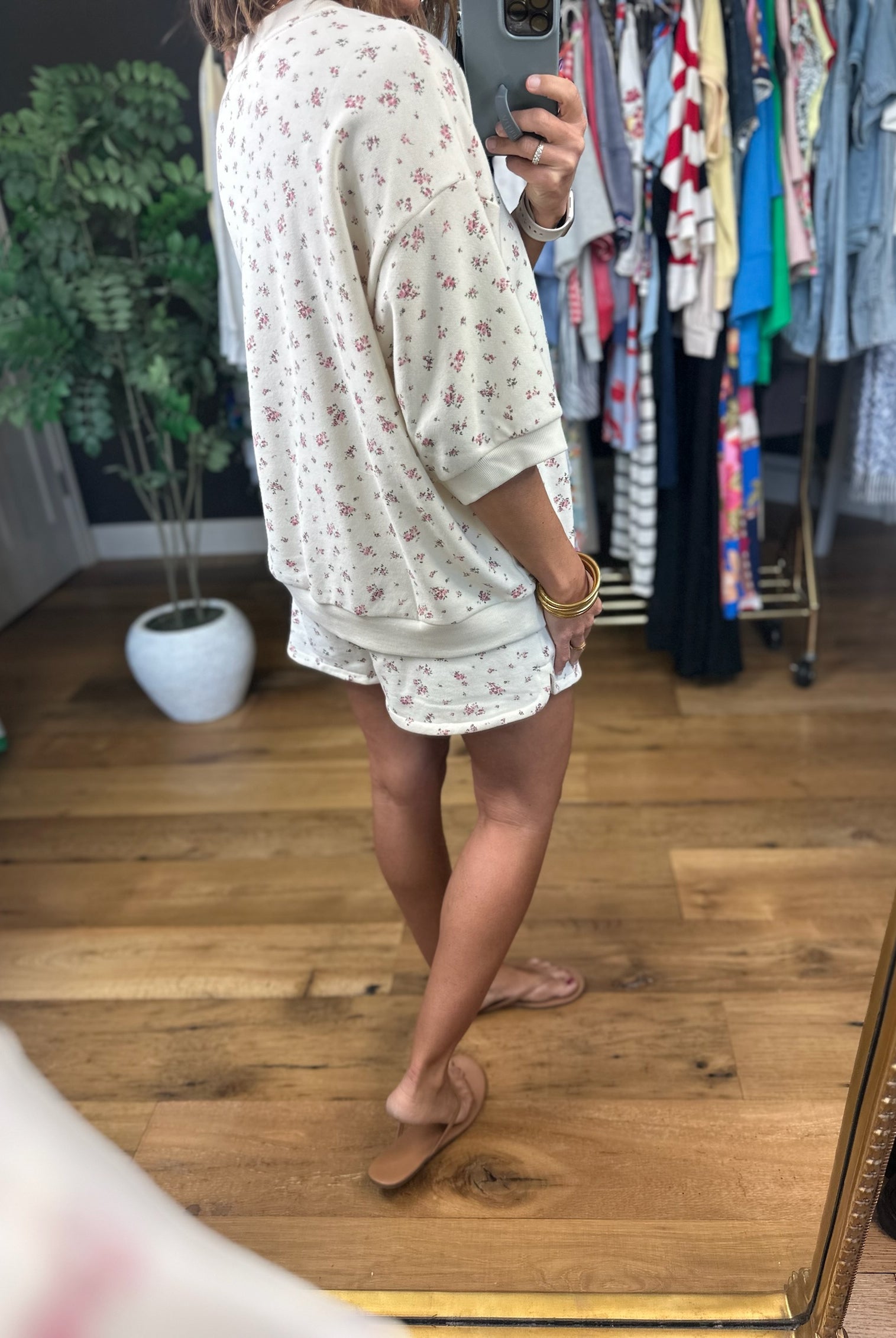 Take It Easy Floral Top-Short Sleeves-Blu Pepper-Anna Kaytes Boutique, Women's Fashion Boutique in Grinnell, Iowa