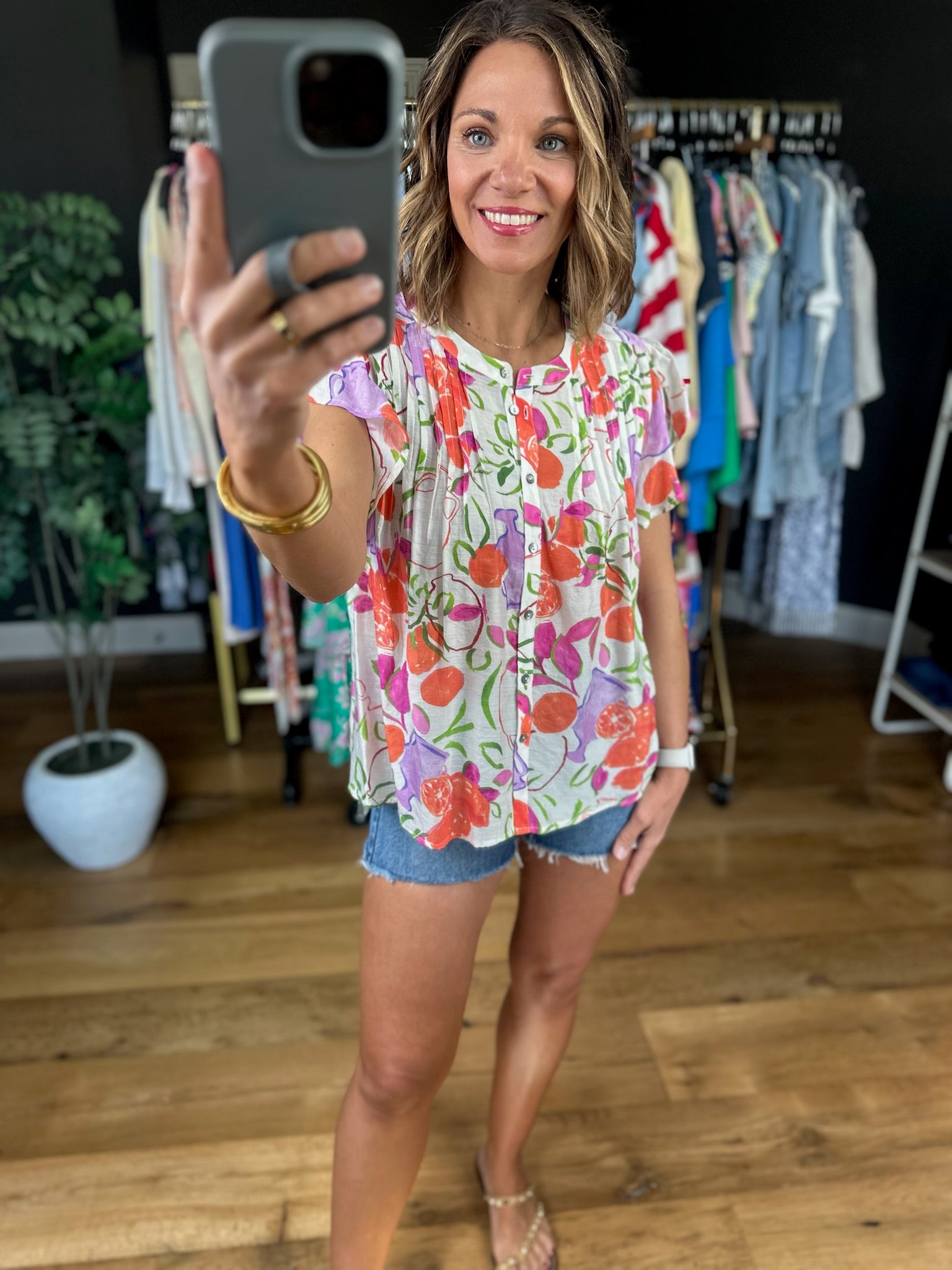 Beautiful Adventure Floral Top-Short Sleeves-ee:some-Anna Kaytes Boutique, Women's Fashion Boutique in Grinnell, Iowa
