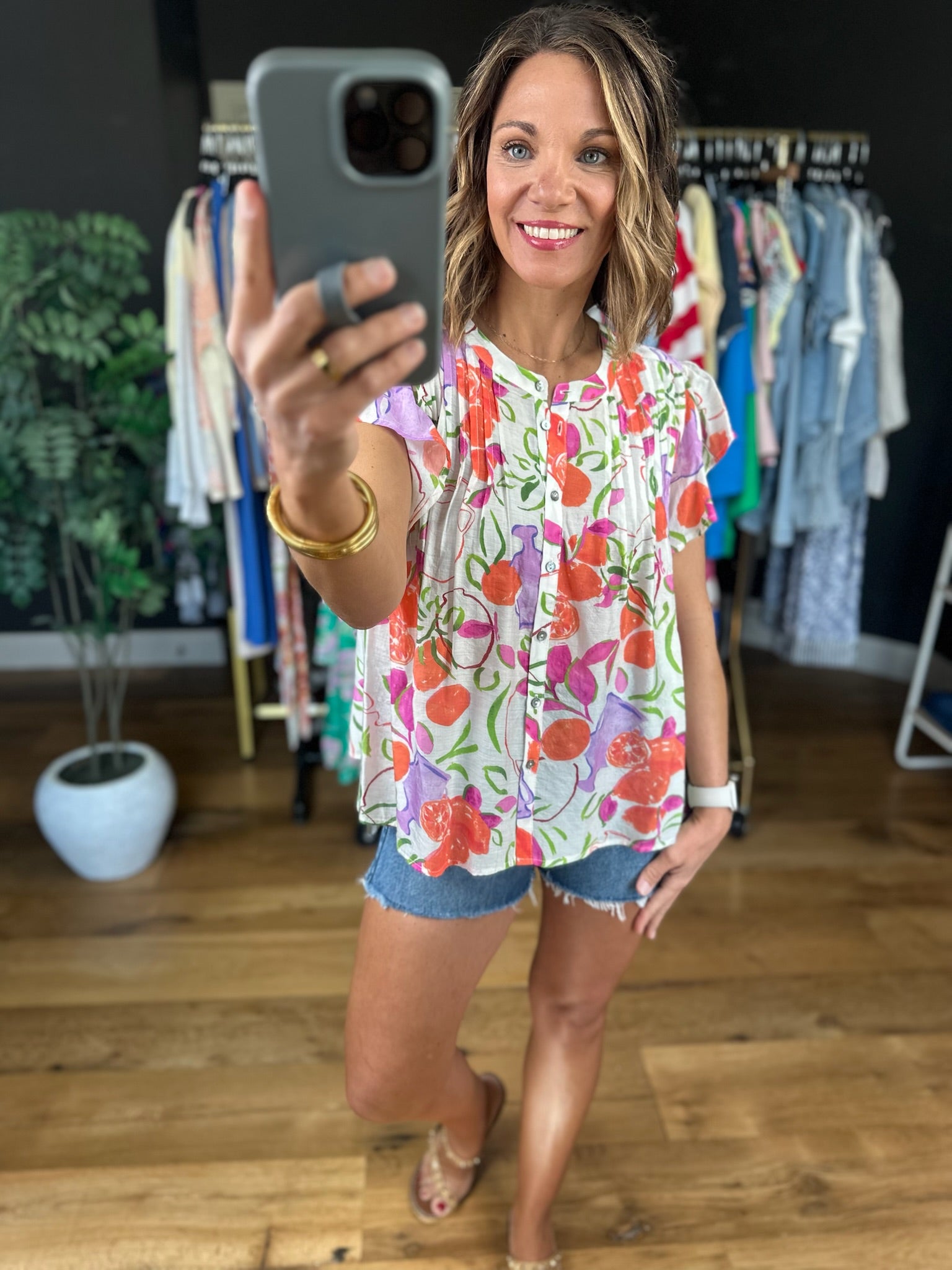 Beautiful Adventure Floral Top-Short Sleeves-ee:some-Anna Kaytes Boutique, Women's Fashion Boutique in Grinnell, Iowa