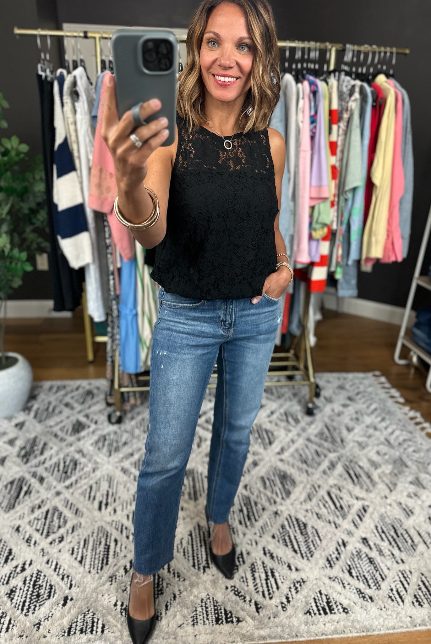 Bring It Back Bubble Hem Top-Short Sleeves-Hem & Thread-Anna Kaytes Boutique, Women's Fashion Boutique in Grinnell, Iowa