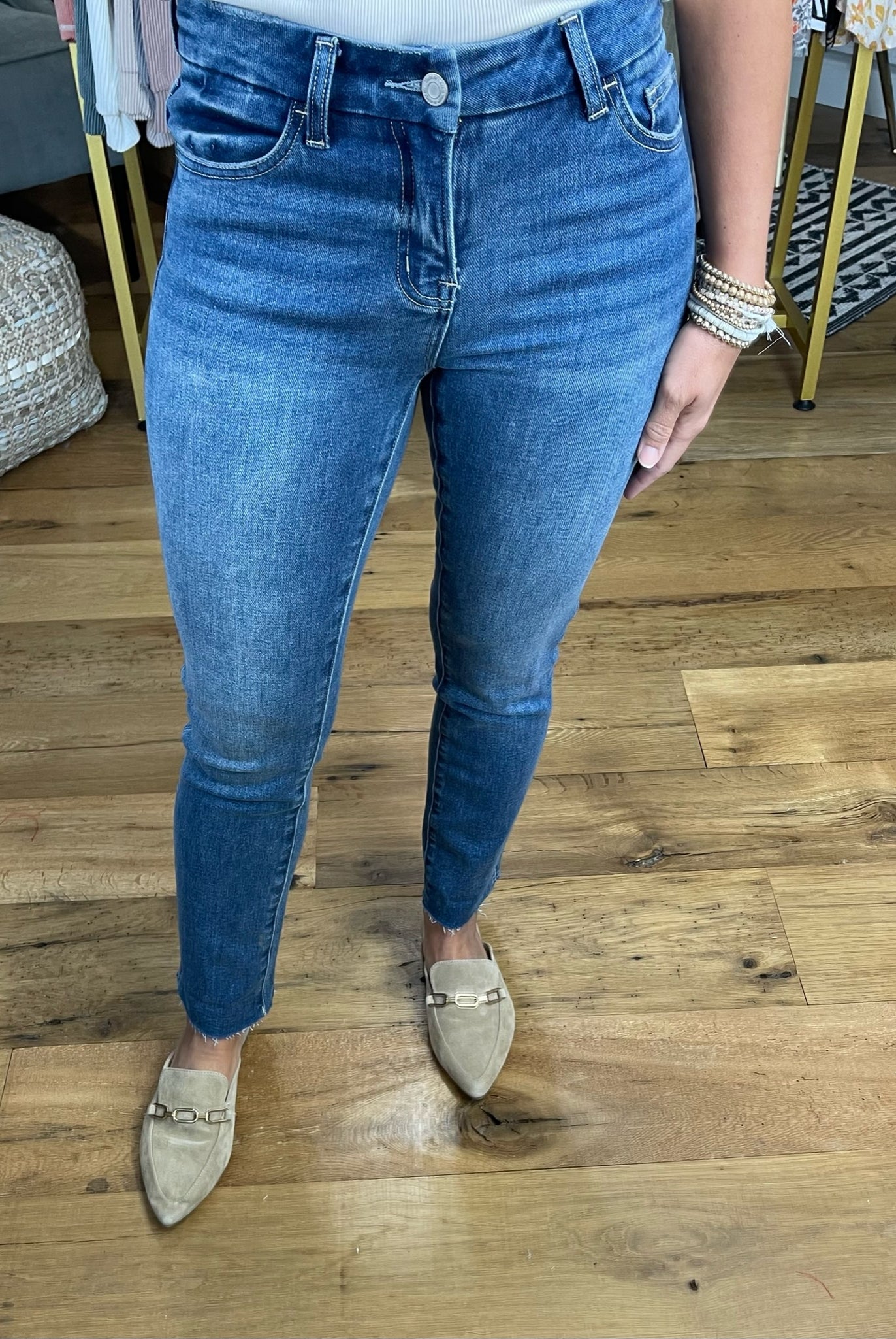 The Nicole Mid-Rise Stretch Slim Straight - Medium Wash-Jeans-Vervet V2213-Anna Kaytes Boutique, Women's Fashion Boutique in Grinnell, Iowa