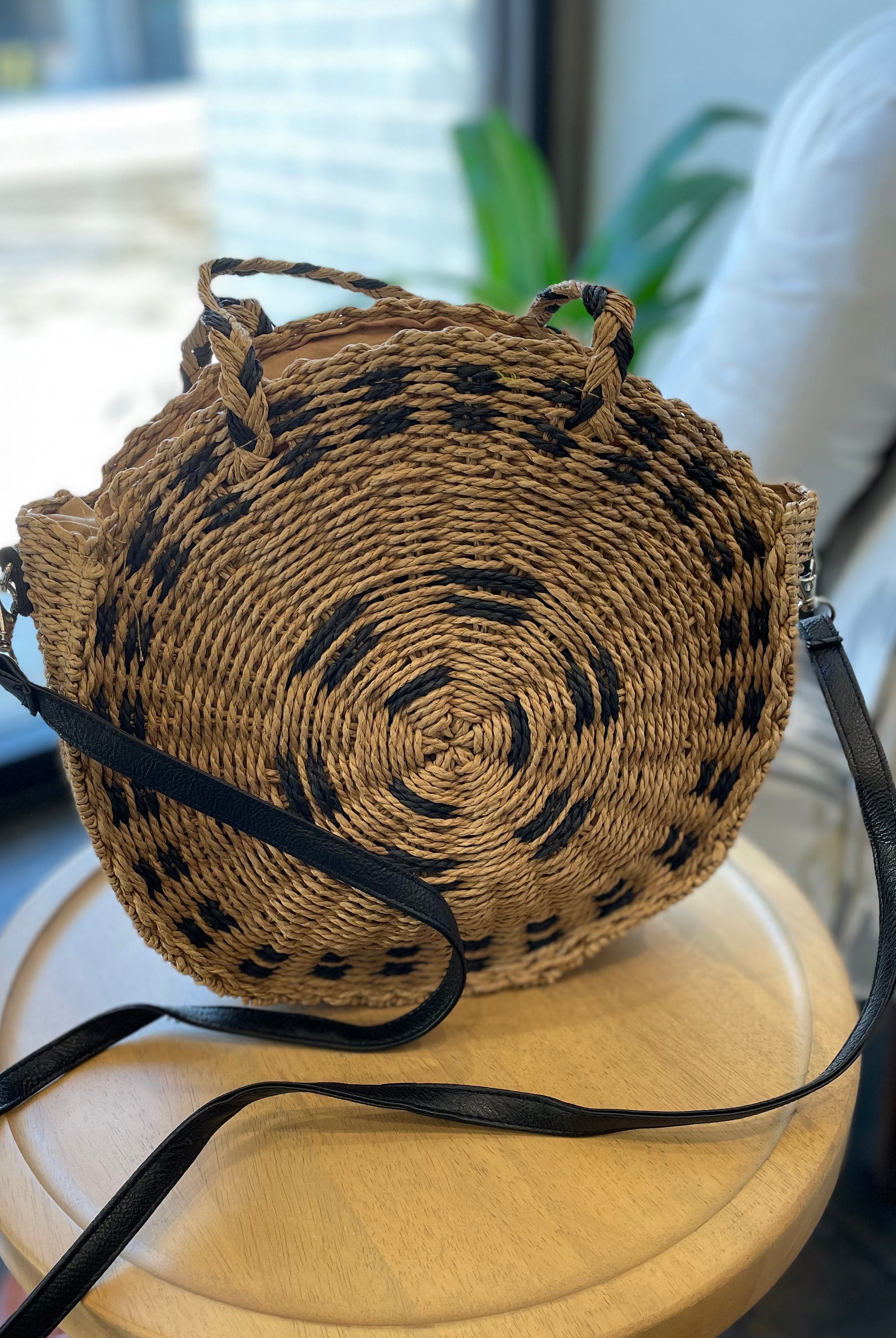 Olivia Straw Tote-Handbags-Anna Kaytes Boutique-Anna Kaytes Boutique, Women's Fashion Boutique in Grinnell, Iowa