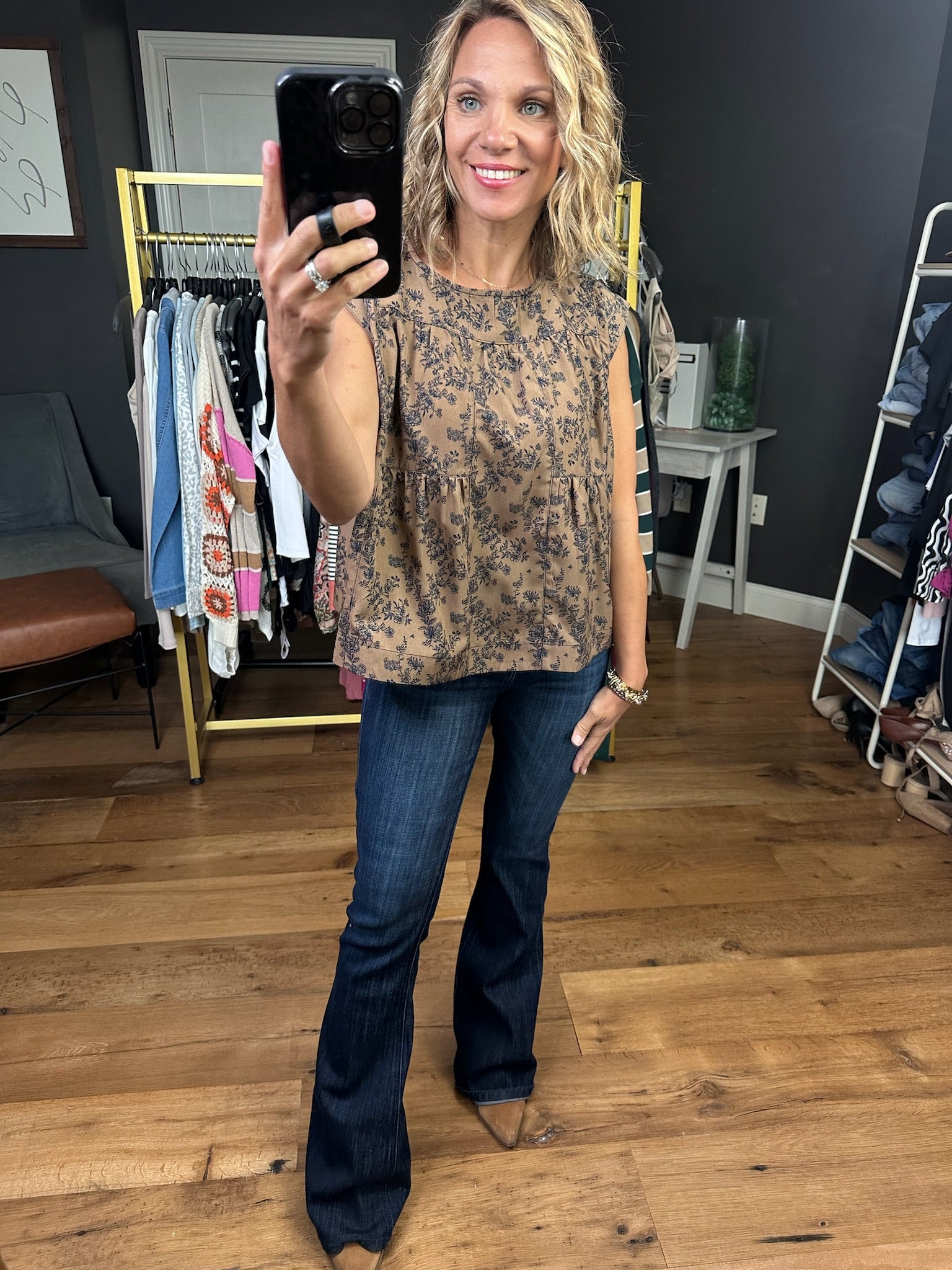 Stay the Same Dainty Floral Cap Sleeve Tee - Coffee-Wishlist-Anna Kaytes Boutique, Women's Fashion Boutique in Grinnell, Iowa