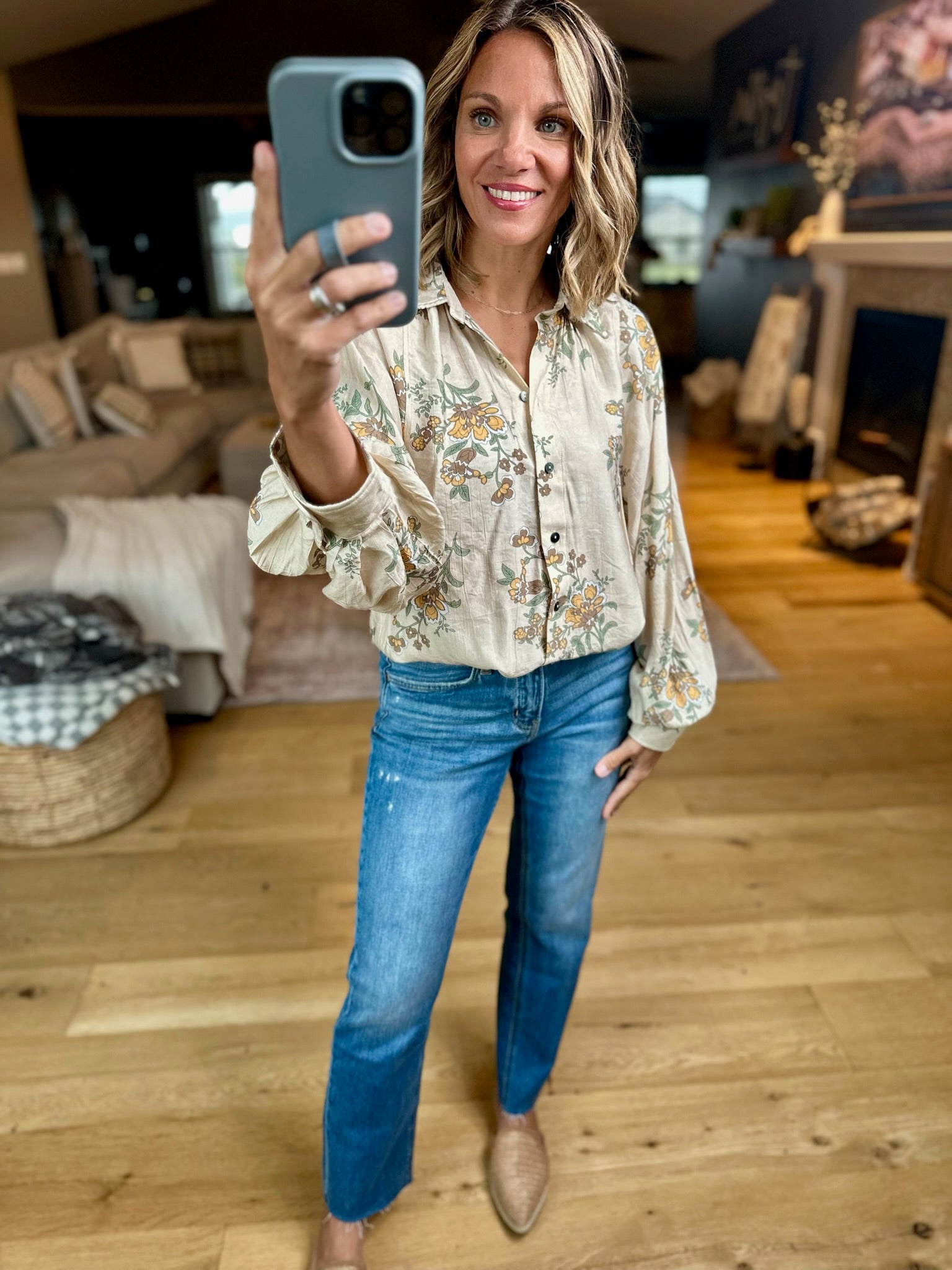 Tell Me Now Button-Down Floral Top-Entro-Anna Kaytes Boutique, Women's Fashion Boutique in Grinnell, Iowa