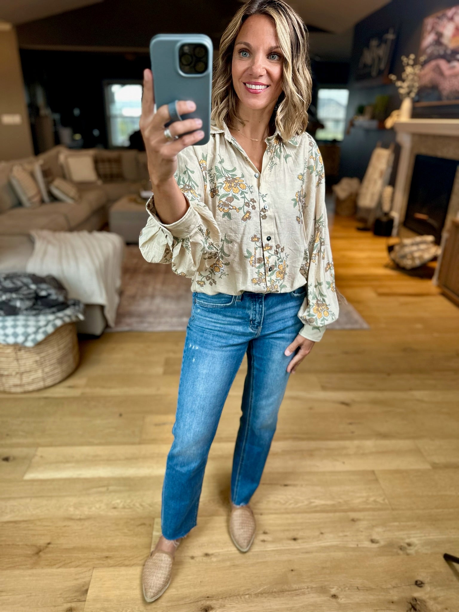 Tell Me Now Button-Down Floral Top-Entro-Anna Kaytes Boutique, Women's Fashion Boutique in Grinnell, Iowa