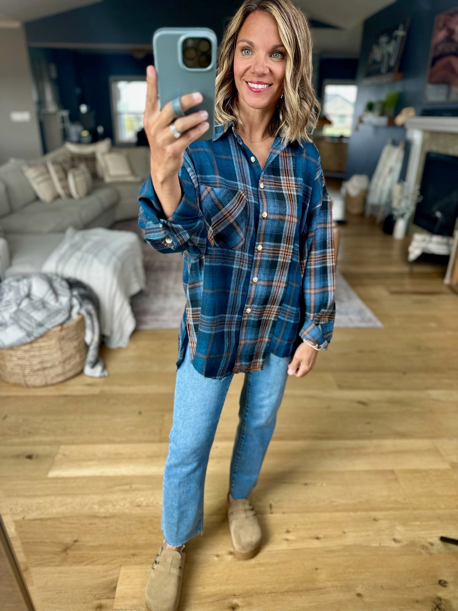 Casual Day Raw-Hem Boyfriend Flannel - NAVY-Aemi & Co-Anna Kaytes Boutique, Women's Fashion Boutique in Grinnell, Iowa