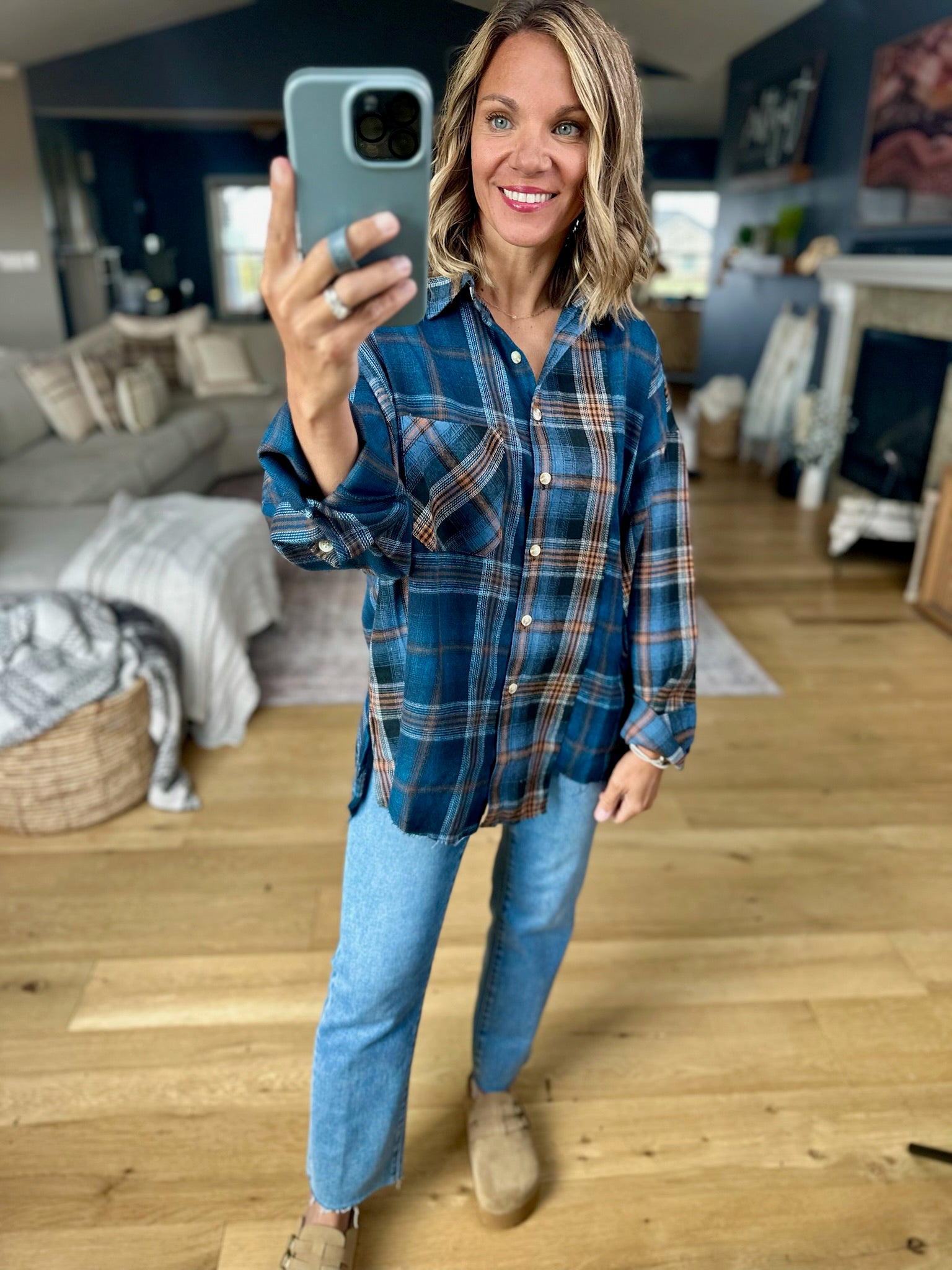 Casual Day Raw-Hem Boyfriend Flannel - NAVY-Aemi & Co-Anna Kaytes Boutique, Women's Fashion Boutique in Grinnell, Iowa
