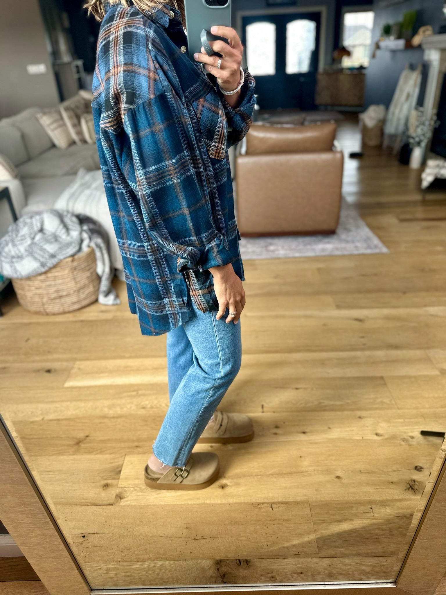 Casual Day Raw-Hem Boyfriend Flannel - NAVY-Aemi & Co-Anna Kaytes Boutique, Women's Fashion Boutique in Grinnell, Iowa