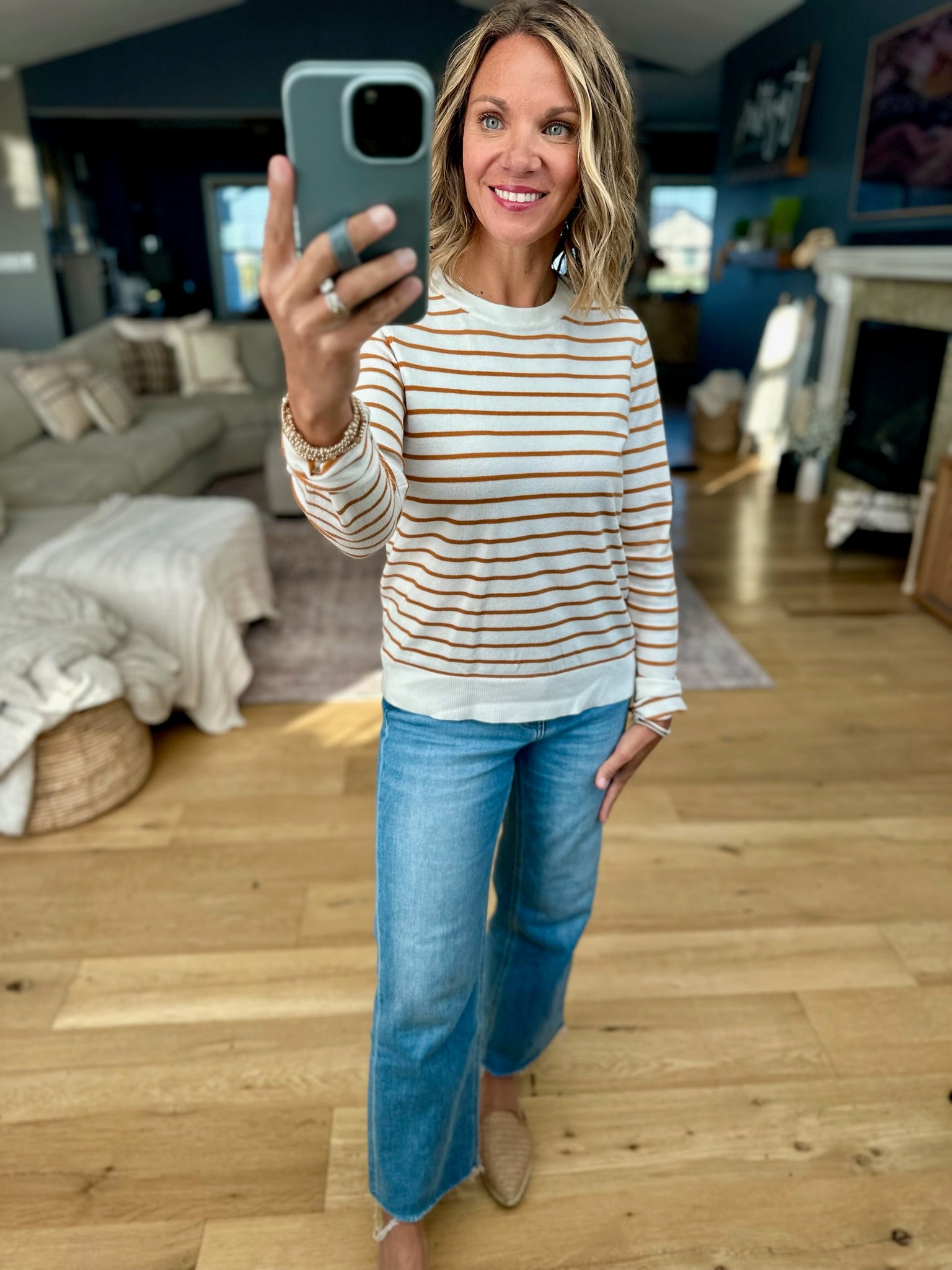 Simple Side Striped Lightweight Knit-Staccato-Anna Kaytes Boutique, Women's Fashion Boutique in Grinnell, Iowa