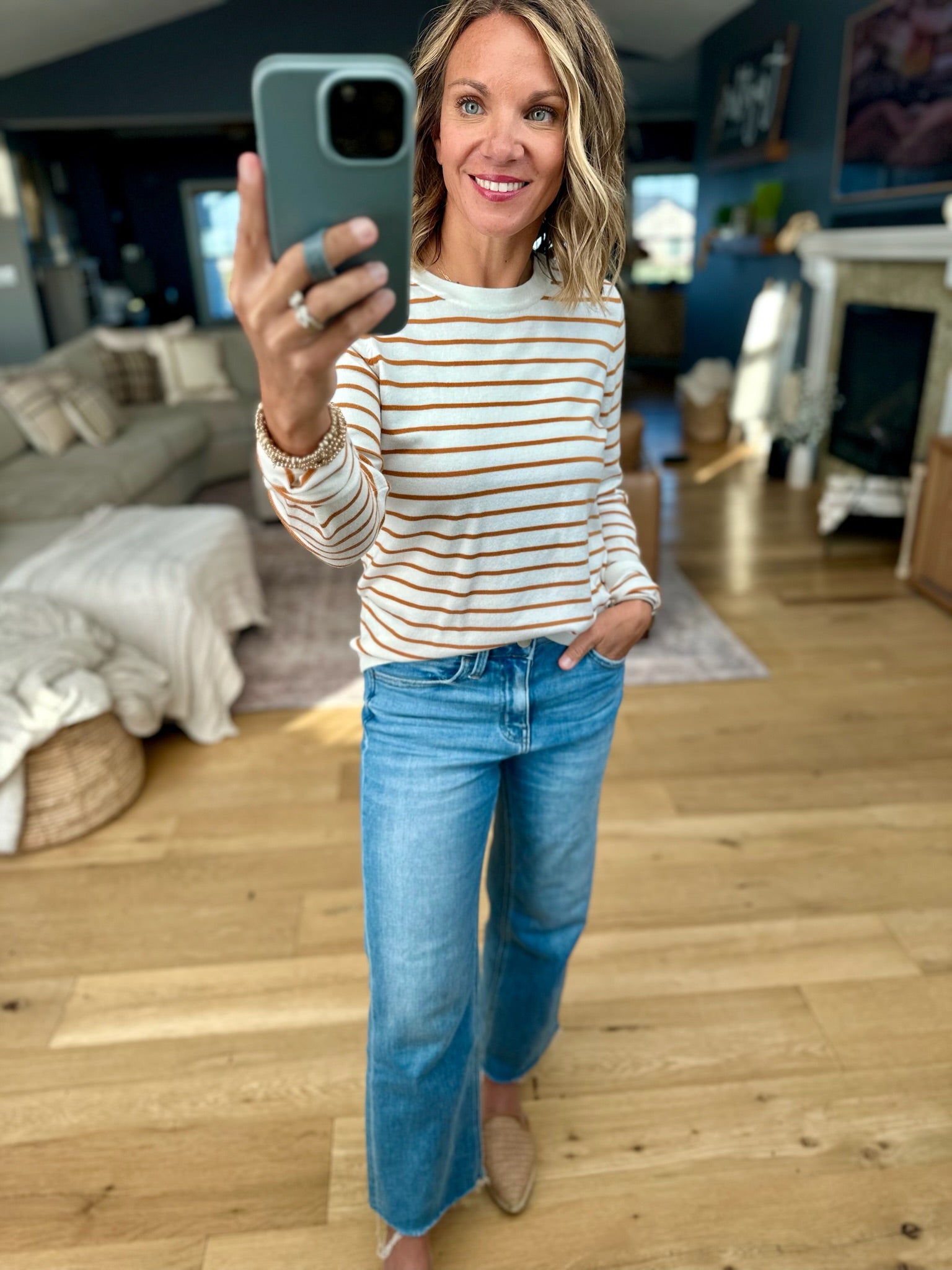 Simple Side Striped Lightweight Knit-Staccato-Anna Kaytes Boutique, Women's Fashion Boutique in Grinnell, Iowa