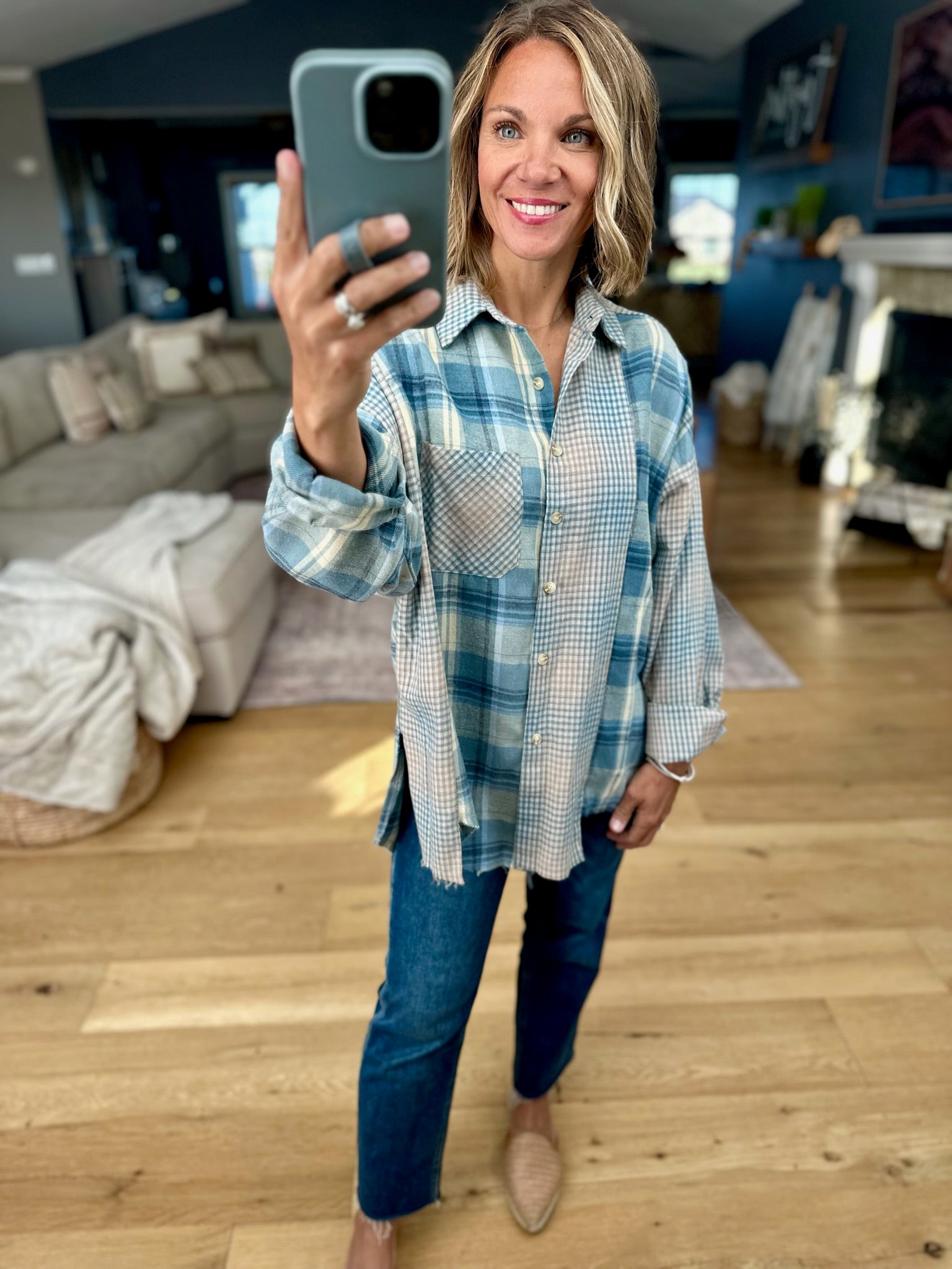 Casual Day Raw-Hem Boyfriend Flannel-Aemi & Co-Anna Kaytes Boutique, Women's Fashion Boutique in Grinnell, Iowa