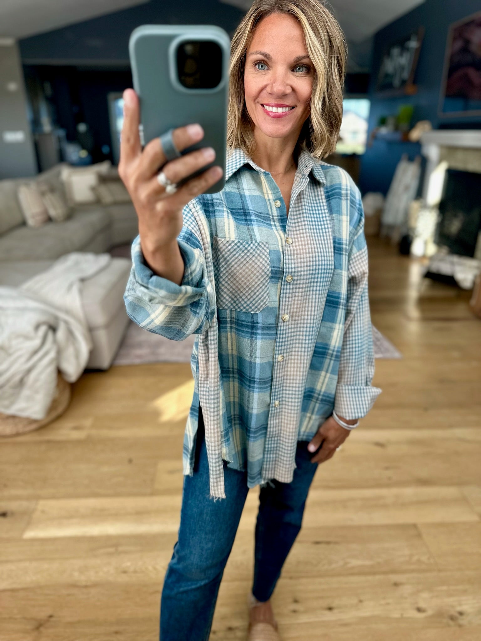 Casual Day Raw-Hem Boyfriend Flannel-Aemi & Co-Anna Kaytes Boutique, Women's Fashion Boutique in Grinnell, Iowa