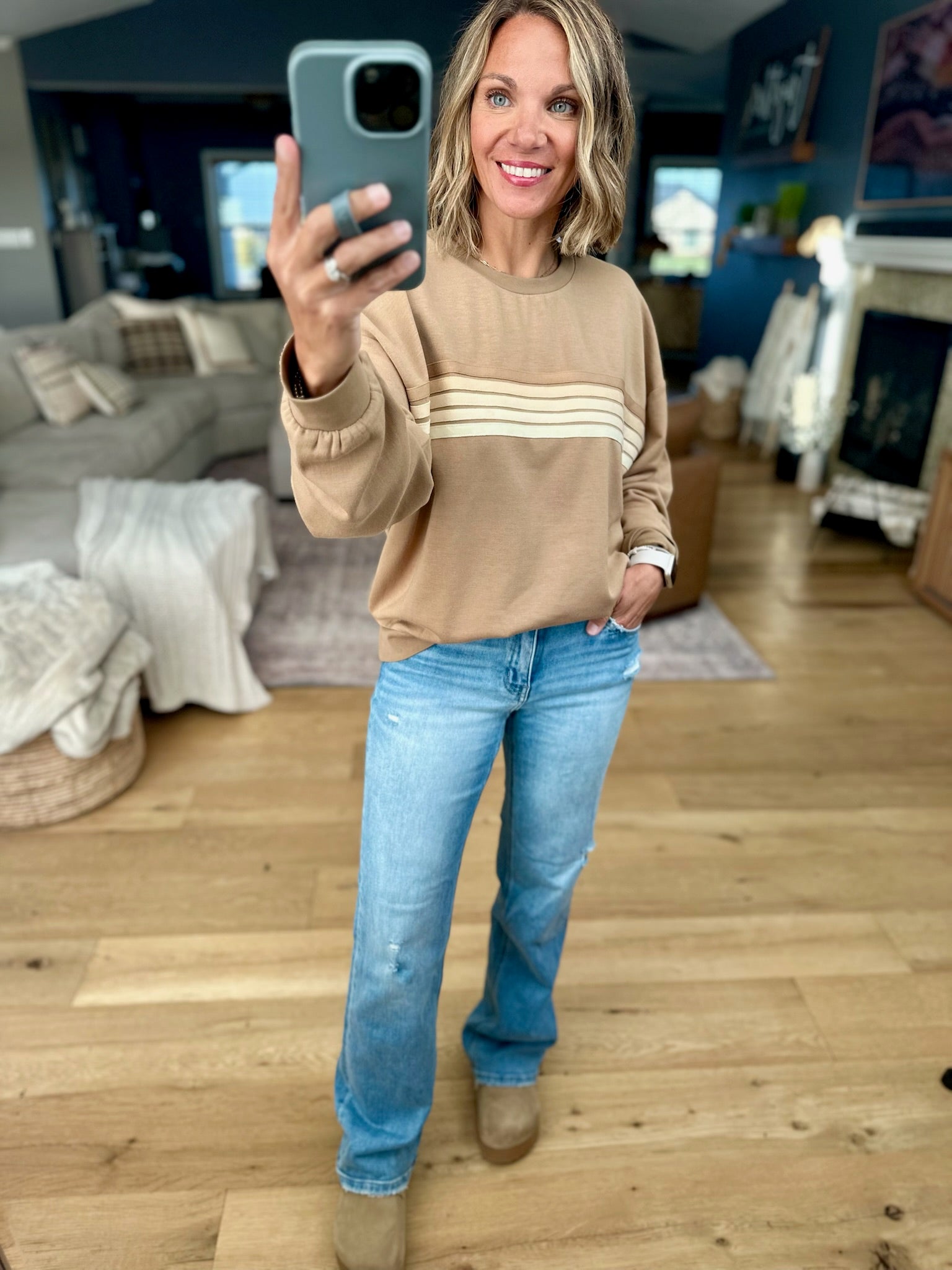 My Own Way Crew Top-sweater-Aemi & Co-Anna Kaytes Boutique, Women's Fashion Boutique in Grinnell, Iowa