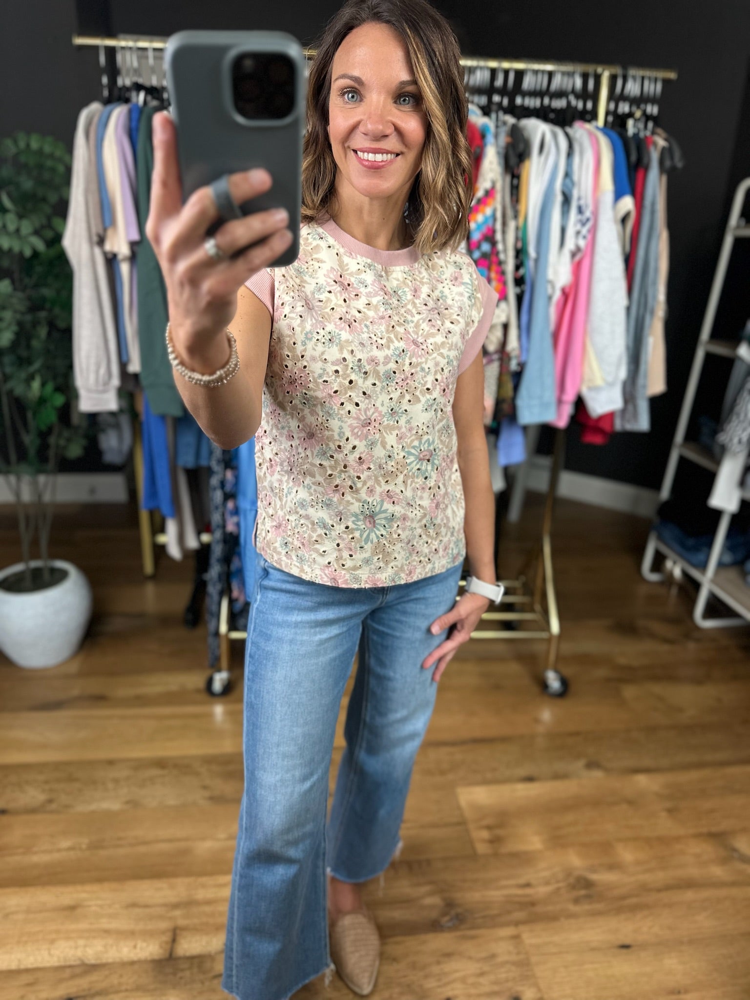 Fresh Picks Floral Top-Short Sleeves-Doe & Rae-Anna Kaytes Boutique, Women's Fashion Boutique in Grinnell, Iowa