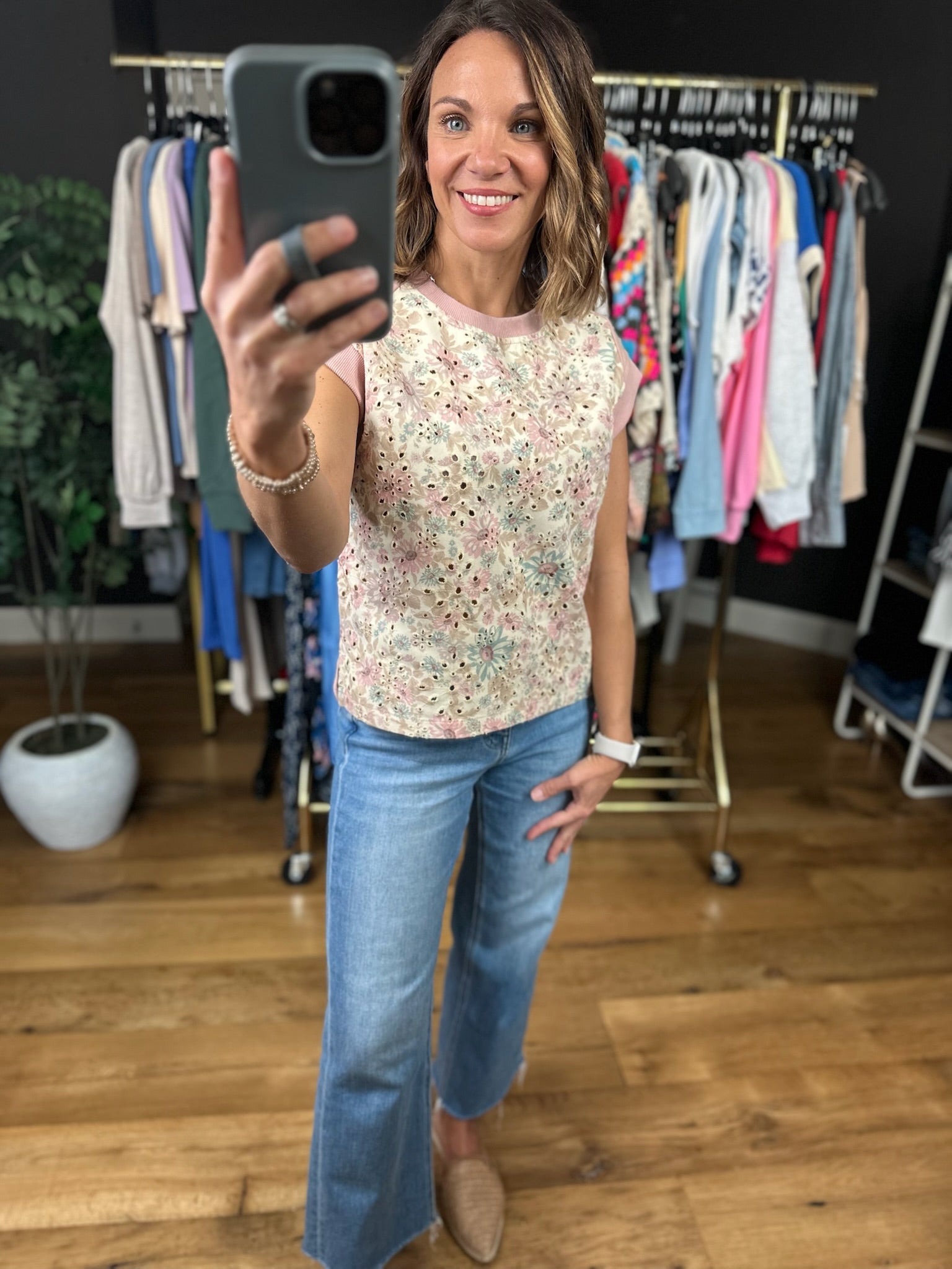 Fresh Picks Floral Top-Short Sleeves-Doe & Rae-Anna Kaytes Boutique, Women's Fashion Boutique in Grinnell, Iowa