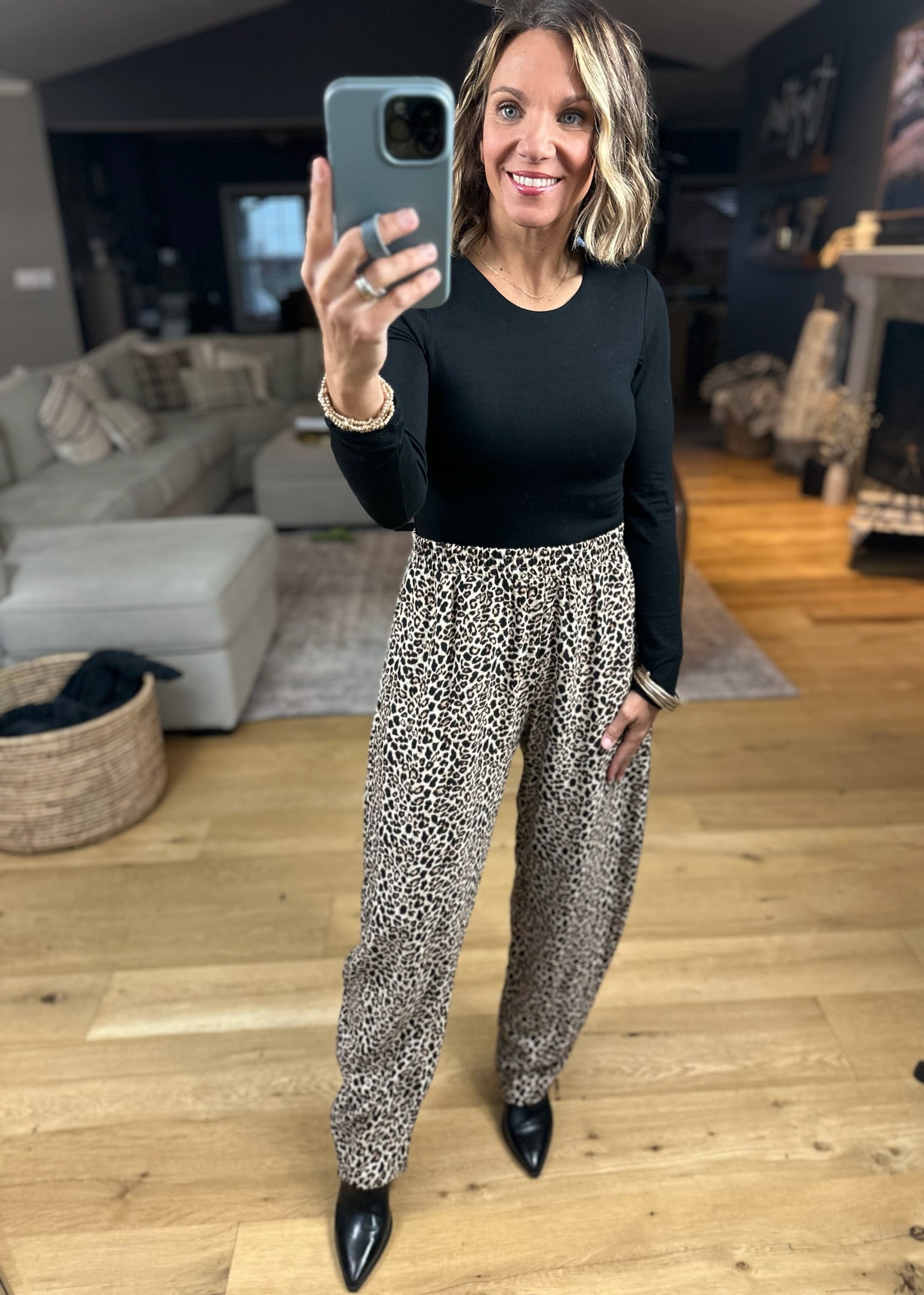 The Landyn Barrel Pant-Pants-Les Amis-Anna Kaytes Boutique, Women's Fashion Boutique in Grinnell, Iowa