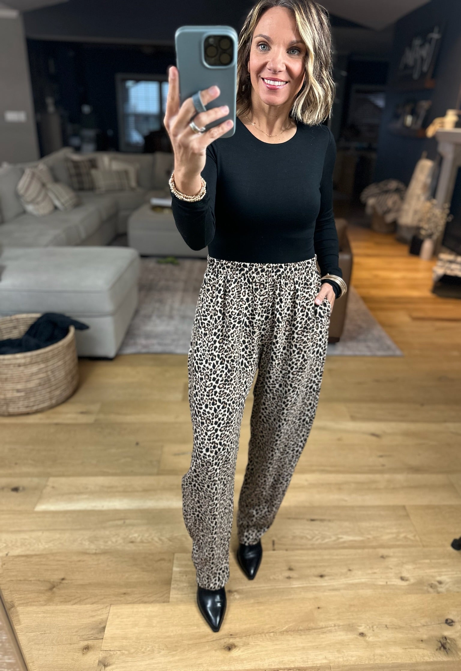 The Landyn Barrel Pant-Pants-Les Amis-Anna Kaytes Boutique, Women's Fashion Boutique in Grinnell, Iowa