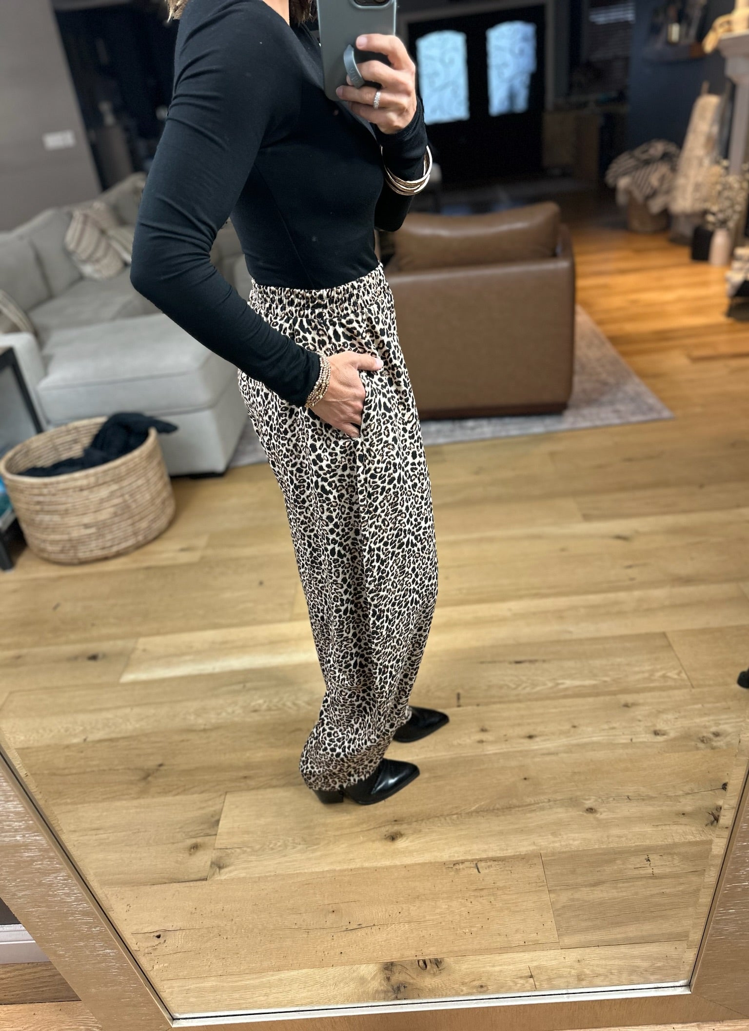 The Landyn Barrel Pant-Pants-Les Amis-Anna Kaytes Boutique, Women's Fashion Boutique in Grinnell, Iowa